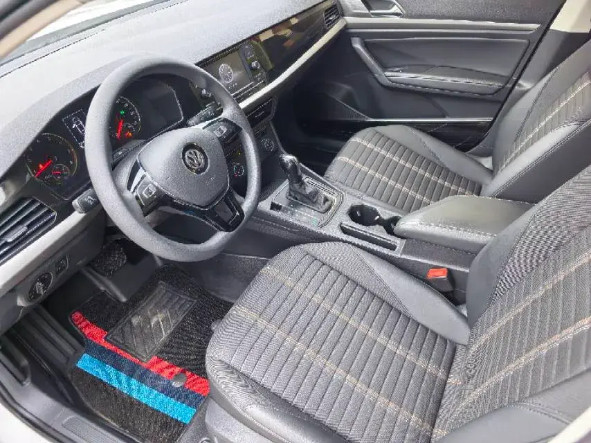 2018 VOLKSWAGEN LAVIDA thumbnail 4