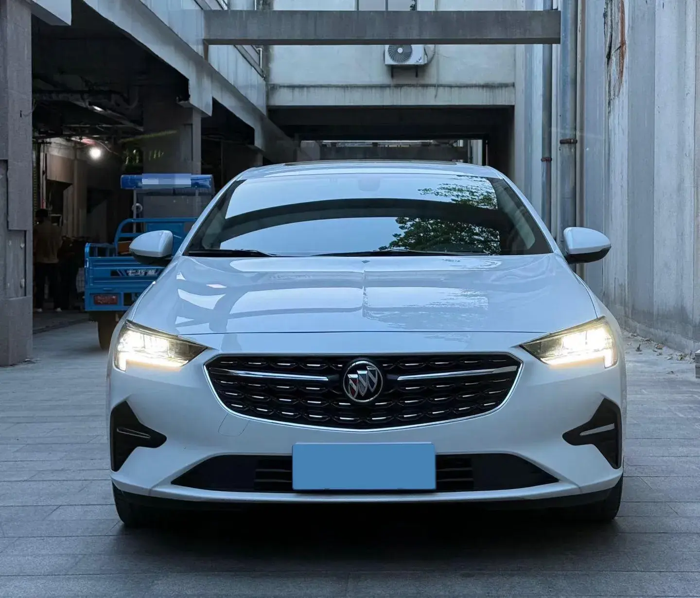2020 BUICK REGAL thumbnail 2