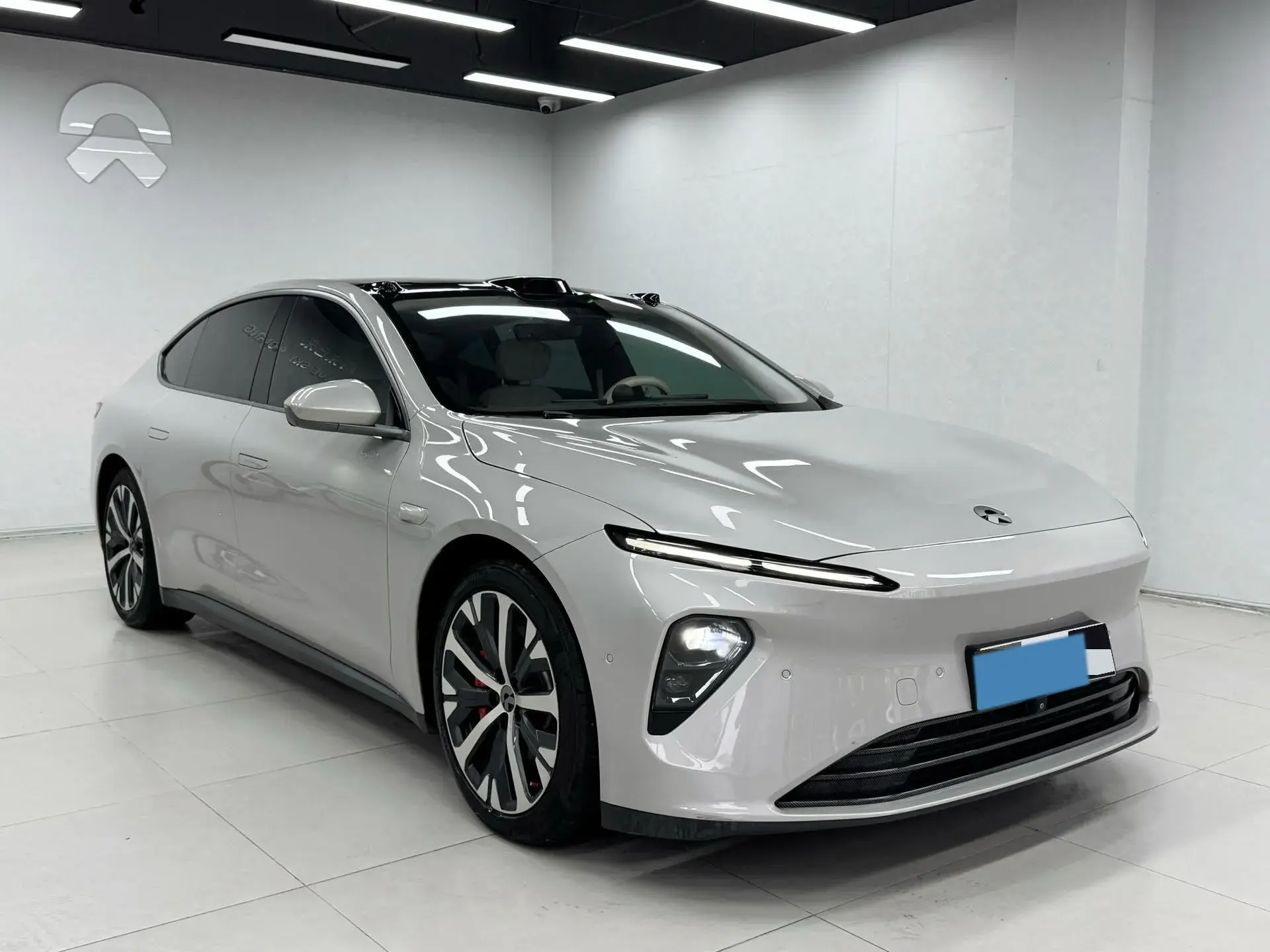 2022 NIO ET5 thumbnail 3