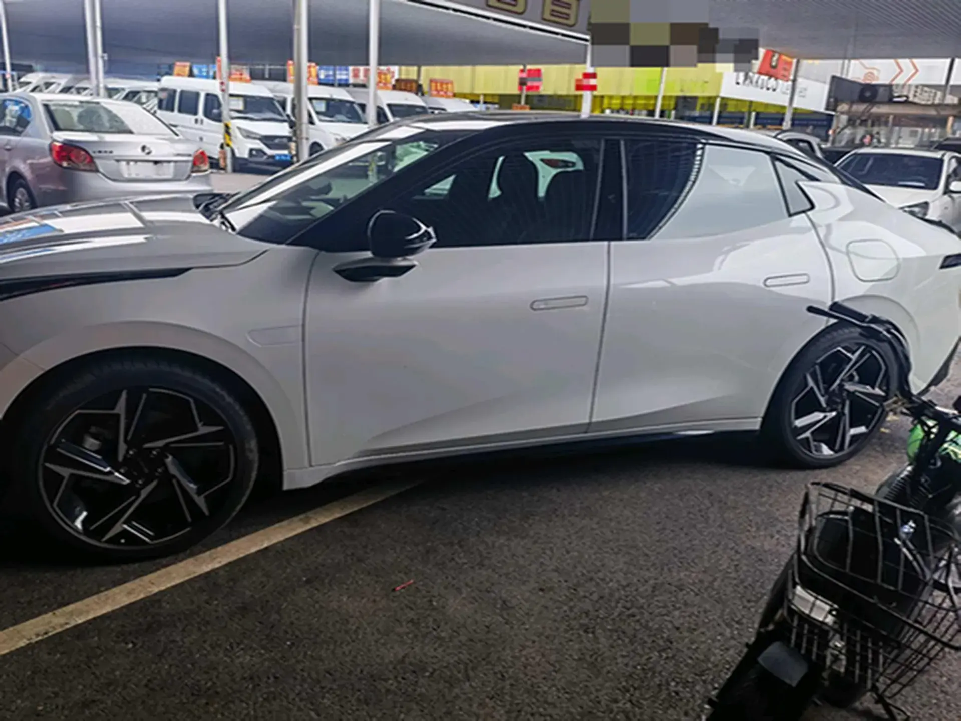 2024 LYNK&CO 07 thumbnail 2