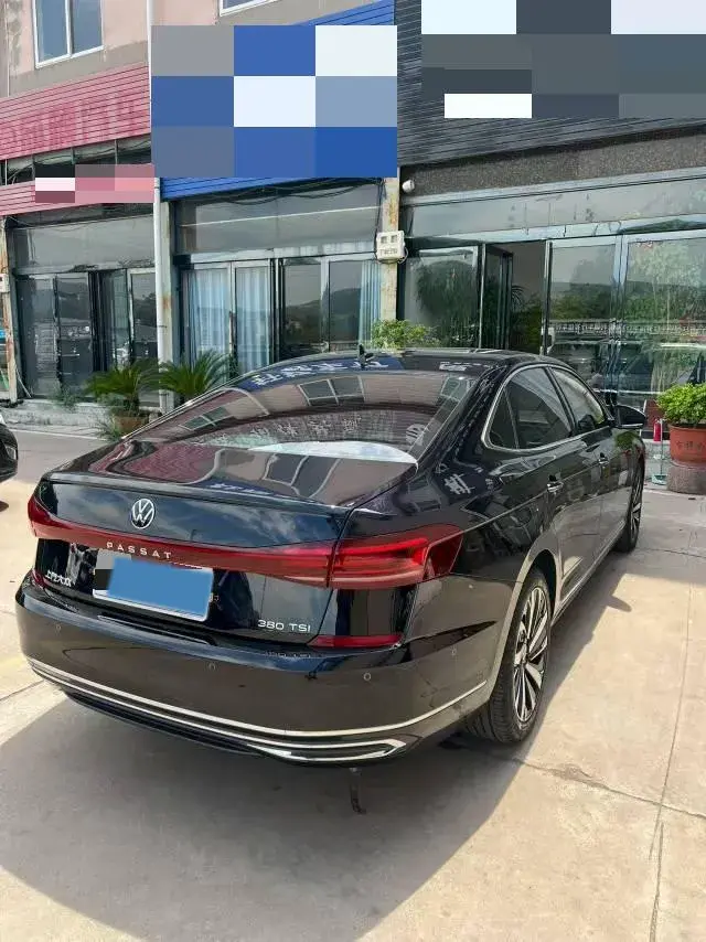 2024 VOLKSWAGEN PASSAT thumbnail 3