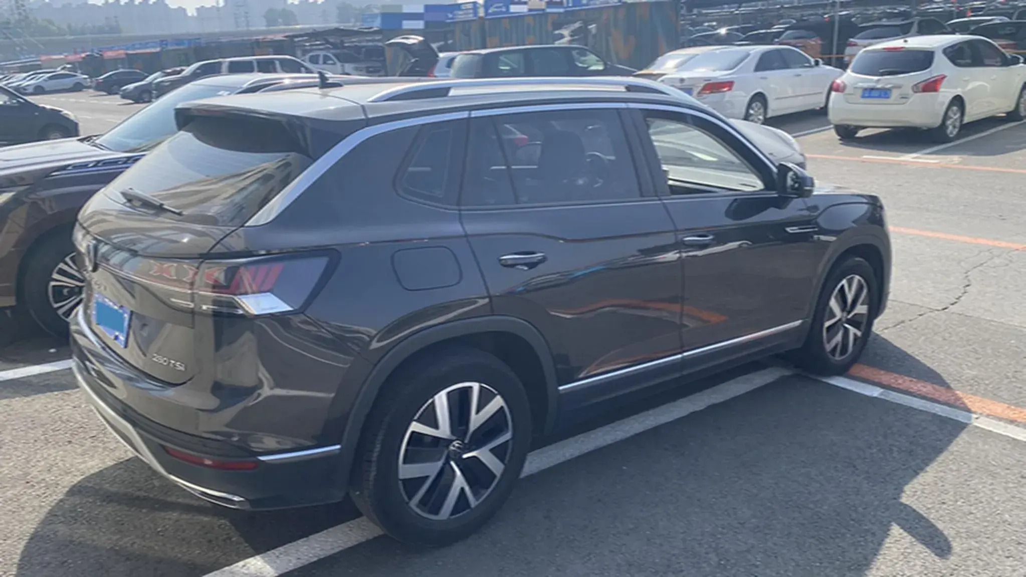 2022 VOLKSWAGEN TAYRON thumbnail 2