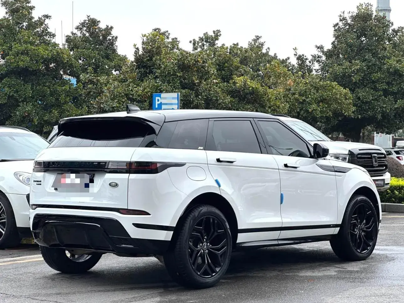 2021 LAND ROVER thumbnail 4