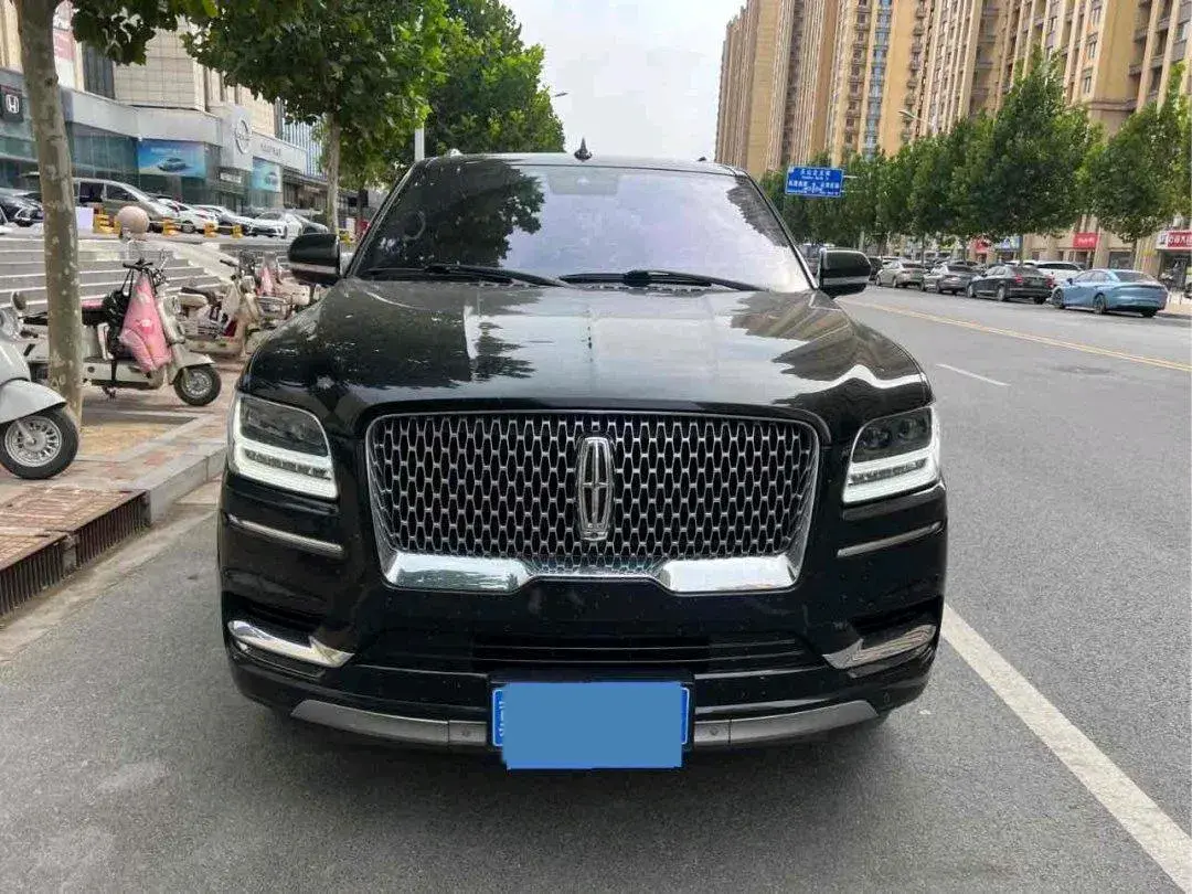 2019 LINCOLN NAVIGATOR thumbnail 2