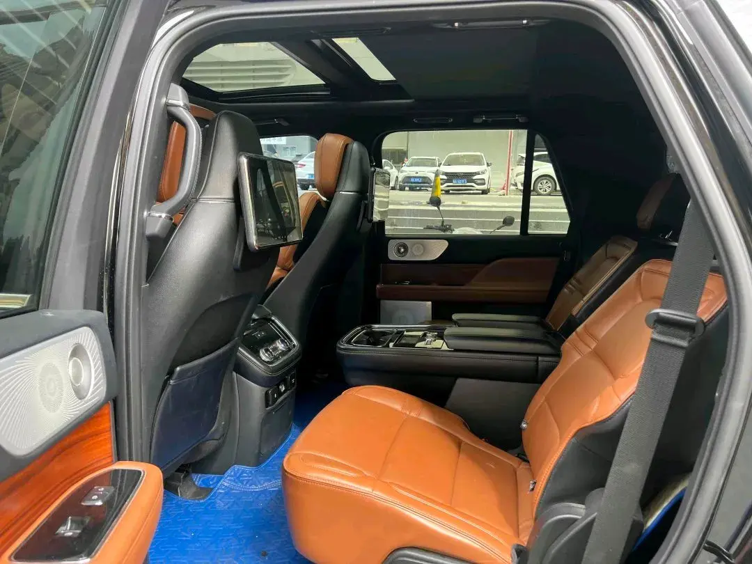 2019 LINCOLN NAVIGATOR thumbnail 4