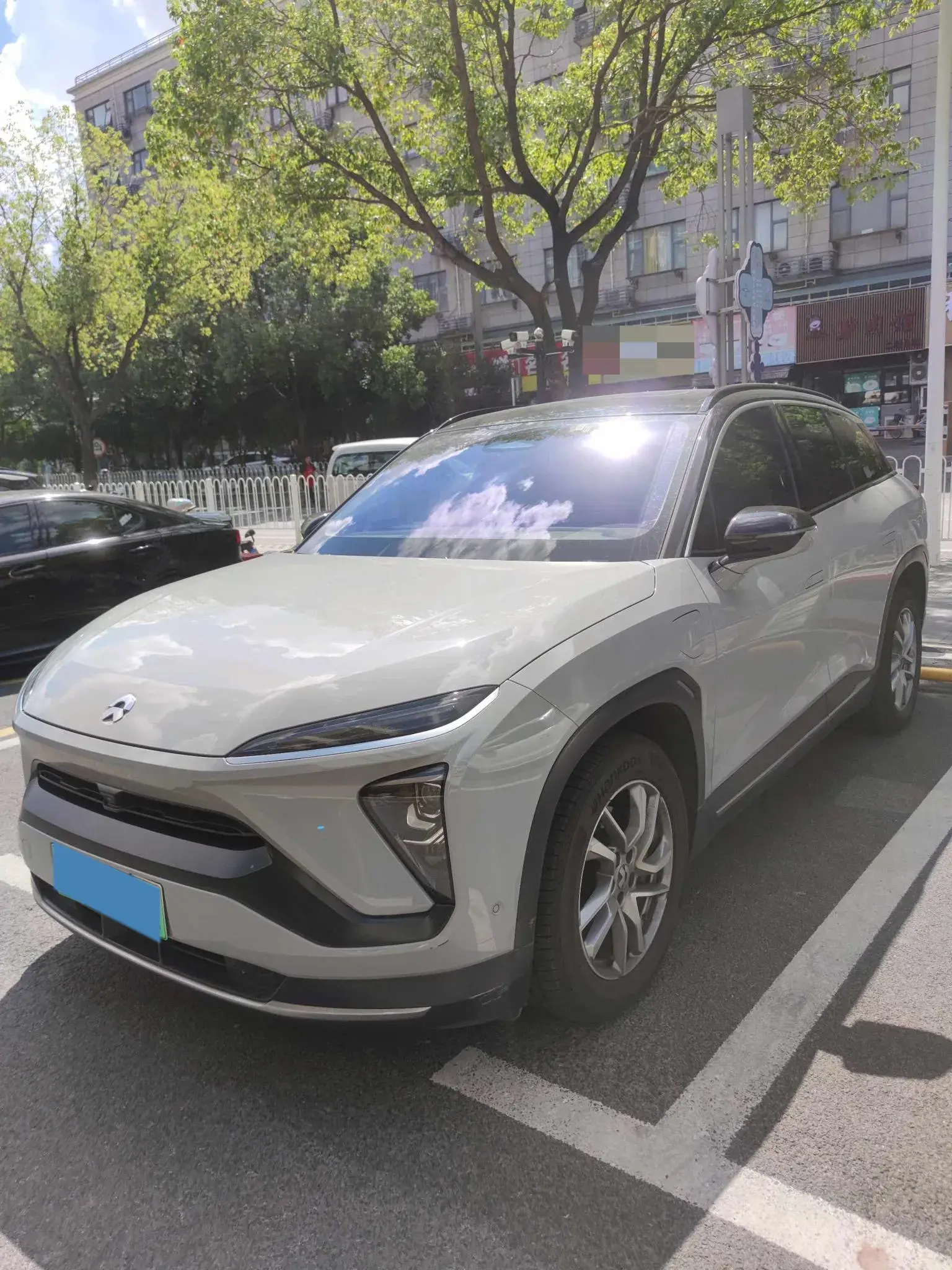 2020 NIO ES6 view 1