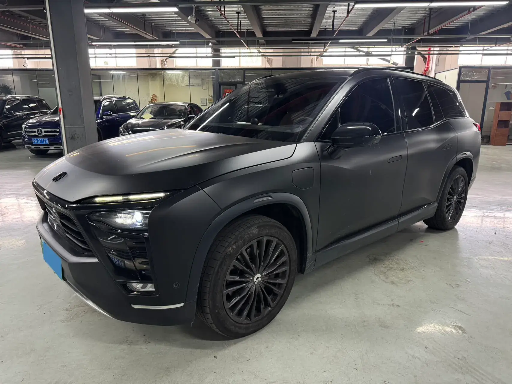 2020 NIO ES8 view 1