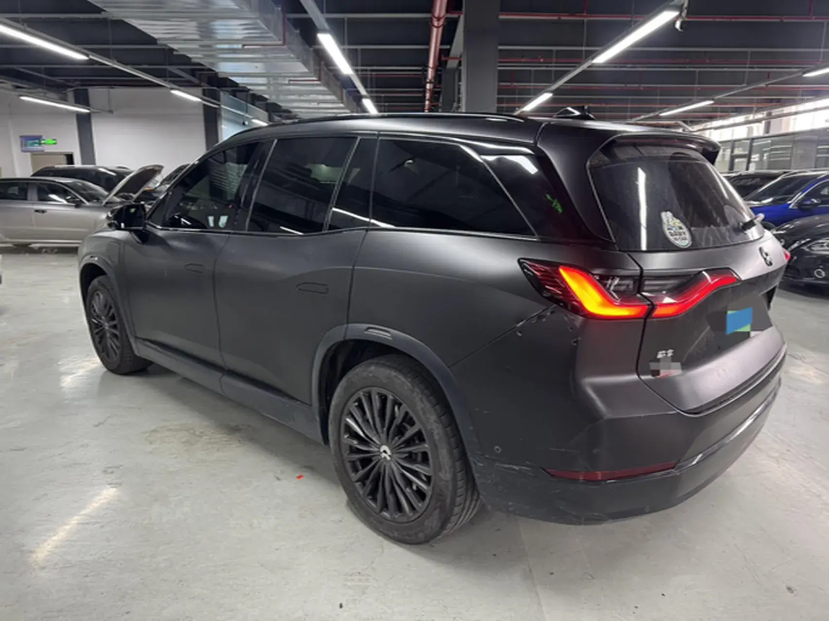 2020 NIO ES8 thumbnail 3