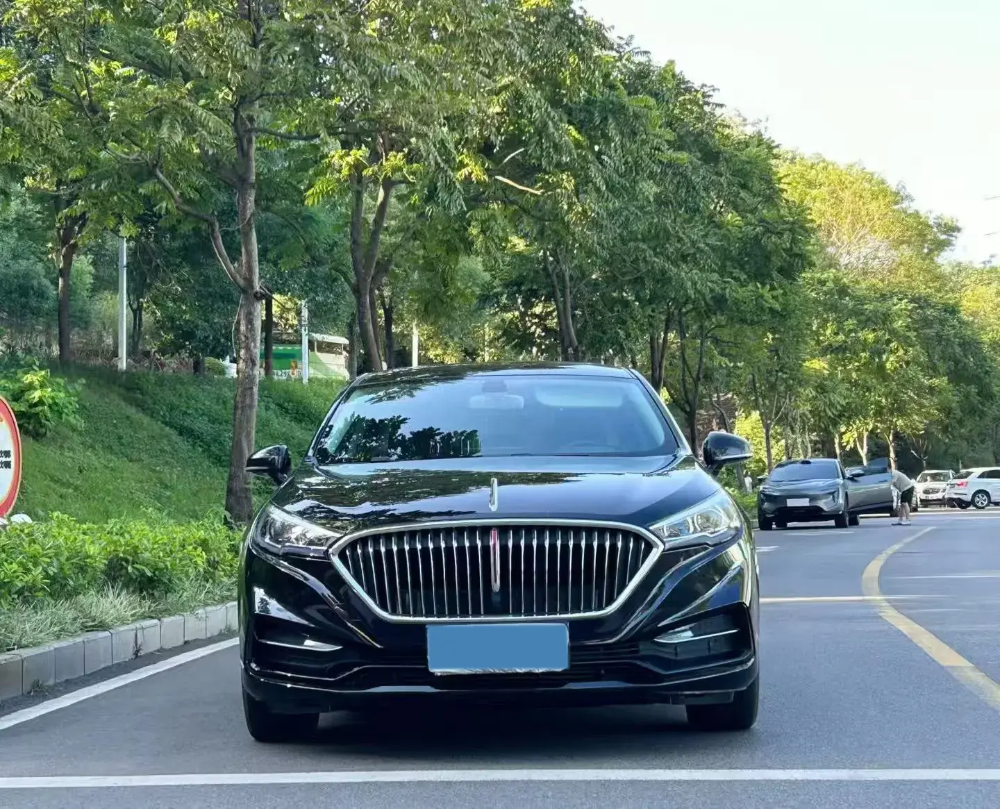 2022 HONGQI H5 thumbnail 2