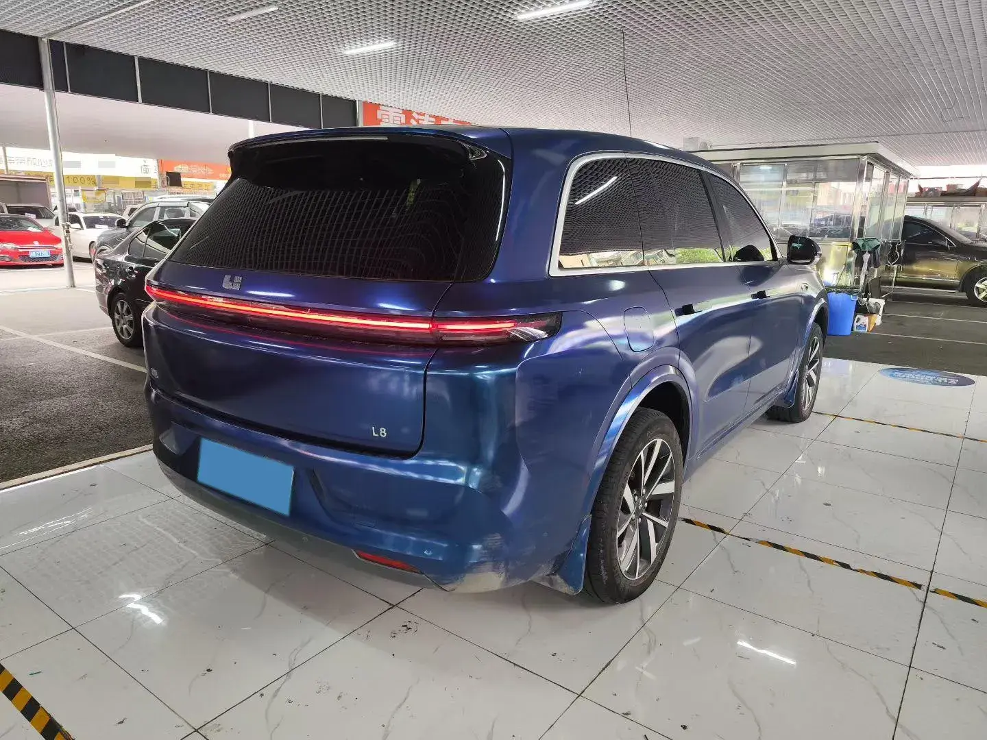 2023 LI L8 thumbnail 4