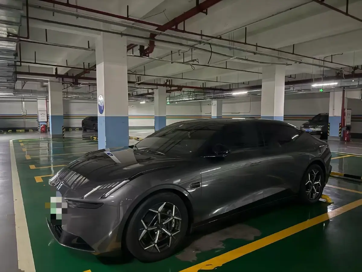 2025 LYNK&CO Z10 BEV 95KWH