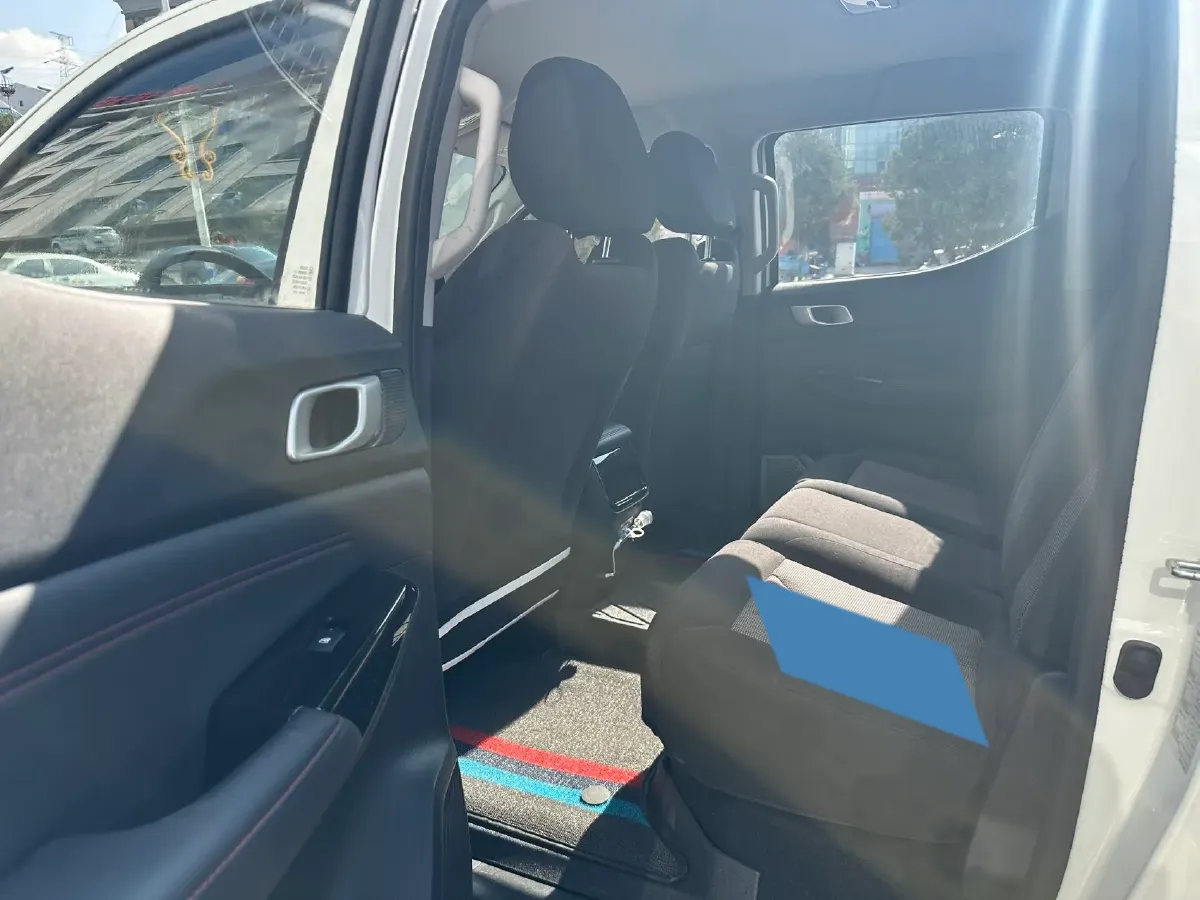 2024 ChangAn F70 Blue Whale 2.0T 233HP L4 8AT,autocango,china used car exporter,china ev exporter,chinese used car exporter,chinese used ev exporter