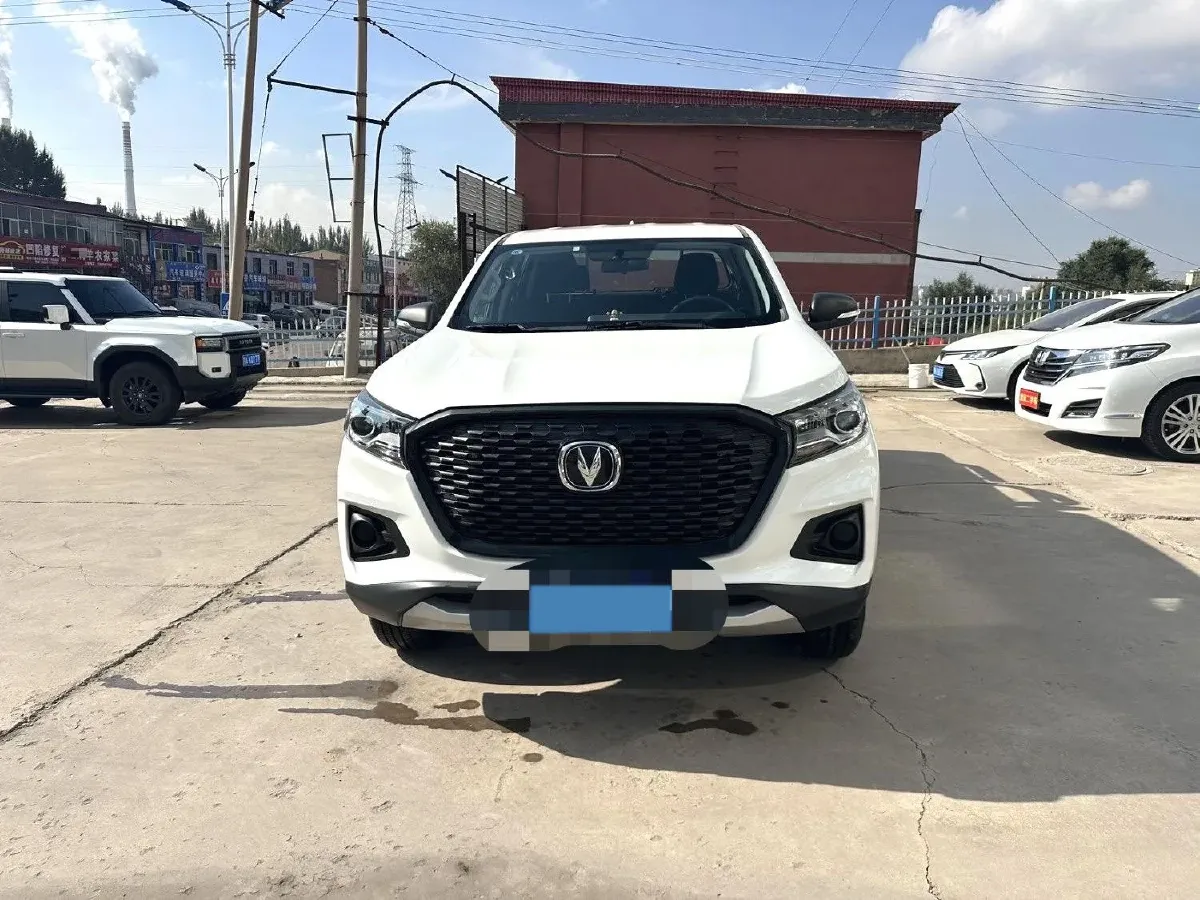 2024 ChangAn F70 Blue Whale 2.0T 233HP L4 8AT,autocango,china used car exporter,china ev exporter,chinese used car exporter,chinese used ev exporter