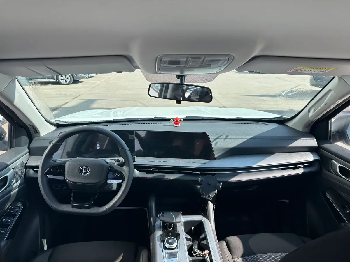 2024 ChangAn F70 Blue Whale 2.0T 233HP L4 8AT,autocango,china used car exporter,china ev exporter,chinese used car exporter,chinese used ev exporter