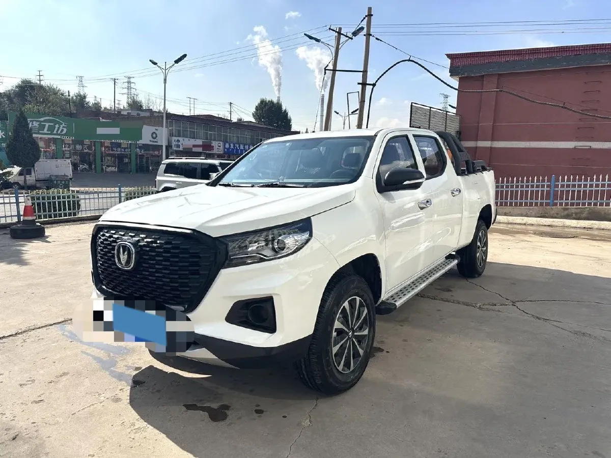2024 ChangAn F70 Blue Whale 2.0T 233HP L4 8AT,autocango,china used car exporter,china ev exporter,chinese used car exporter,chinese used ev exporter