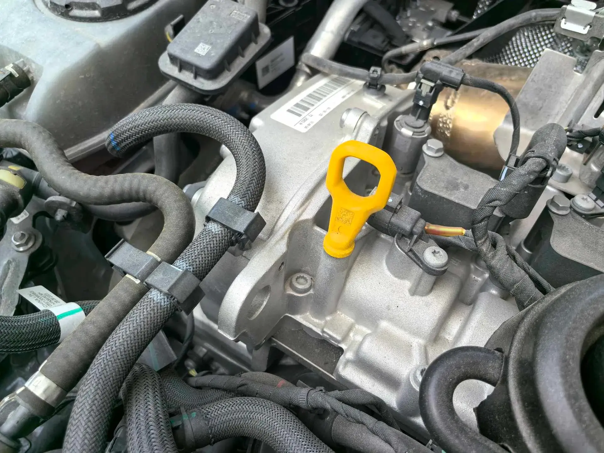 2023 VOLKSWAGEN THARU thumbnail 4