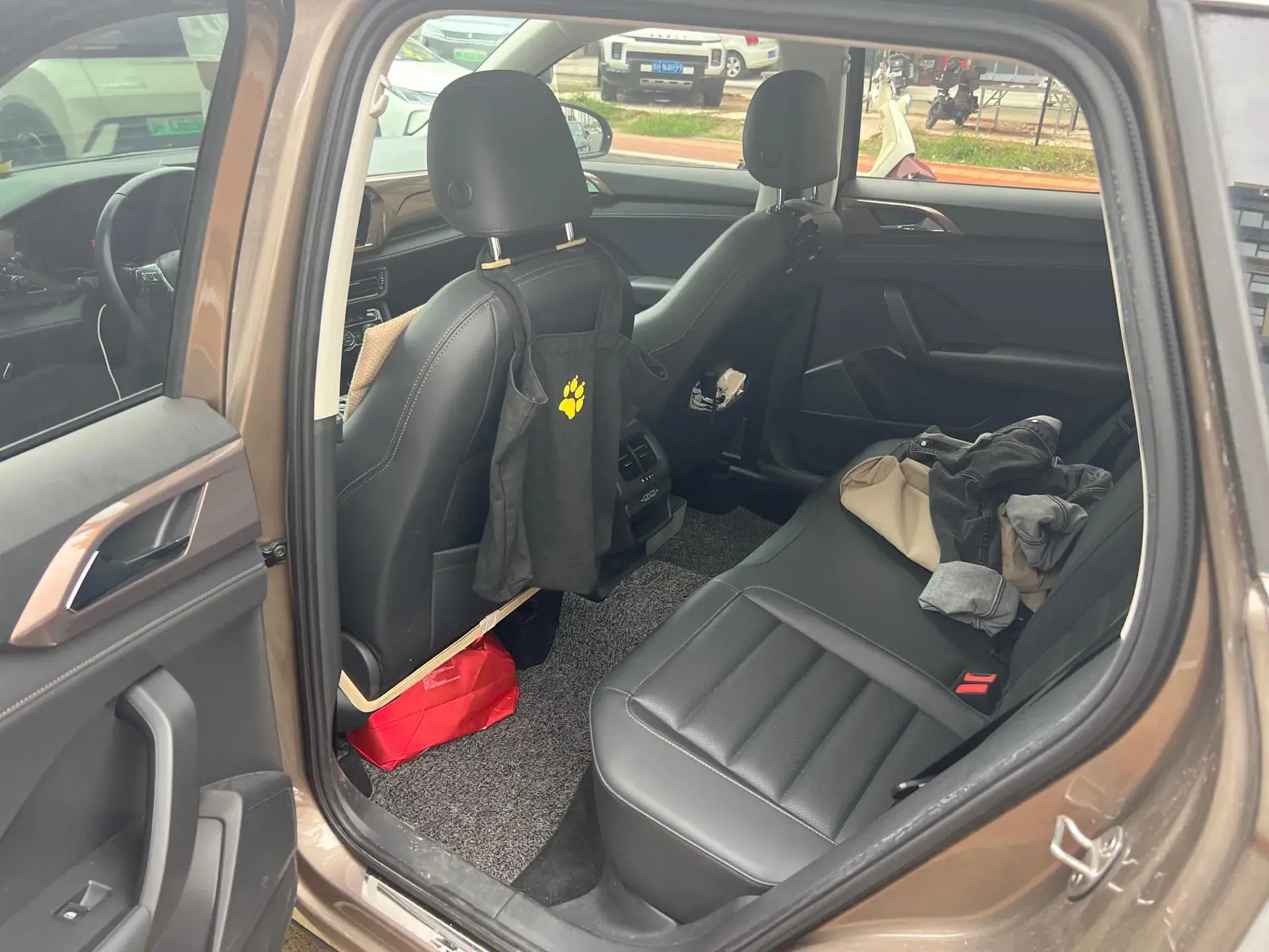 2019 VOLKSWAGEN THARU thumbnail 4