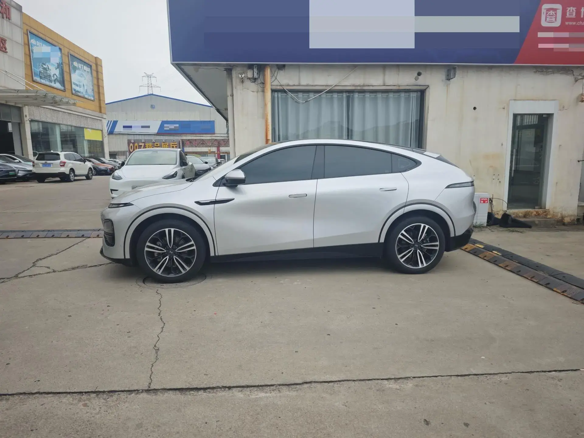 2023 XPENG G6 thumbnail 3