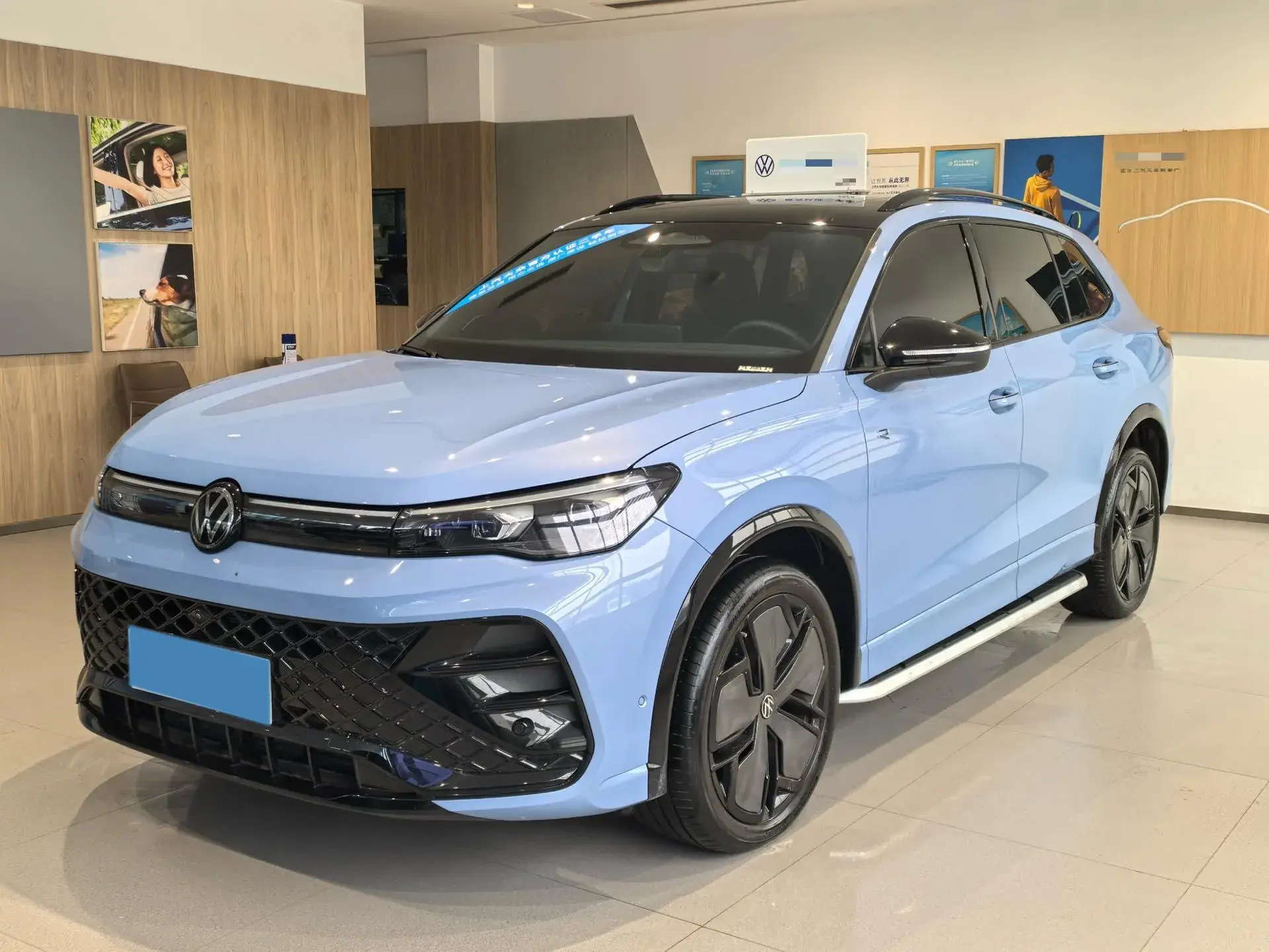 2024 VOLKSWAGEN TIGUAN view 1