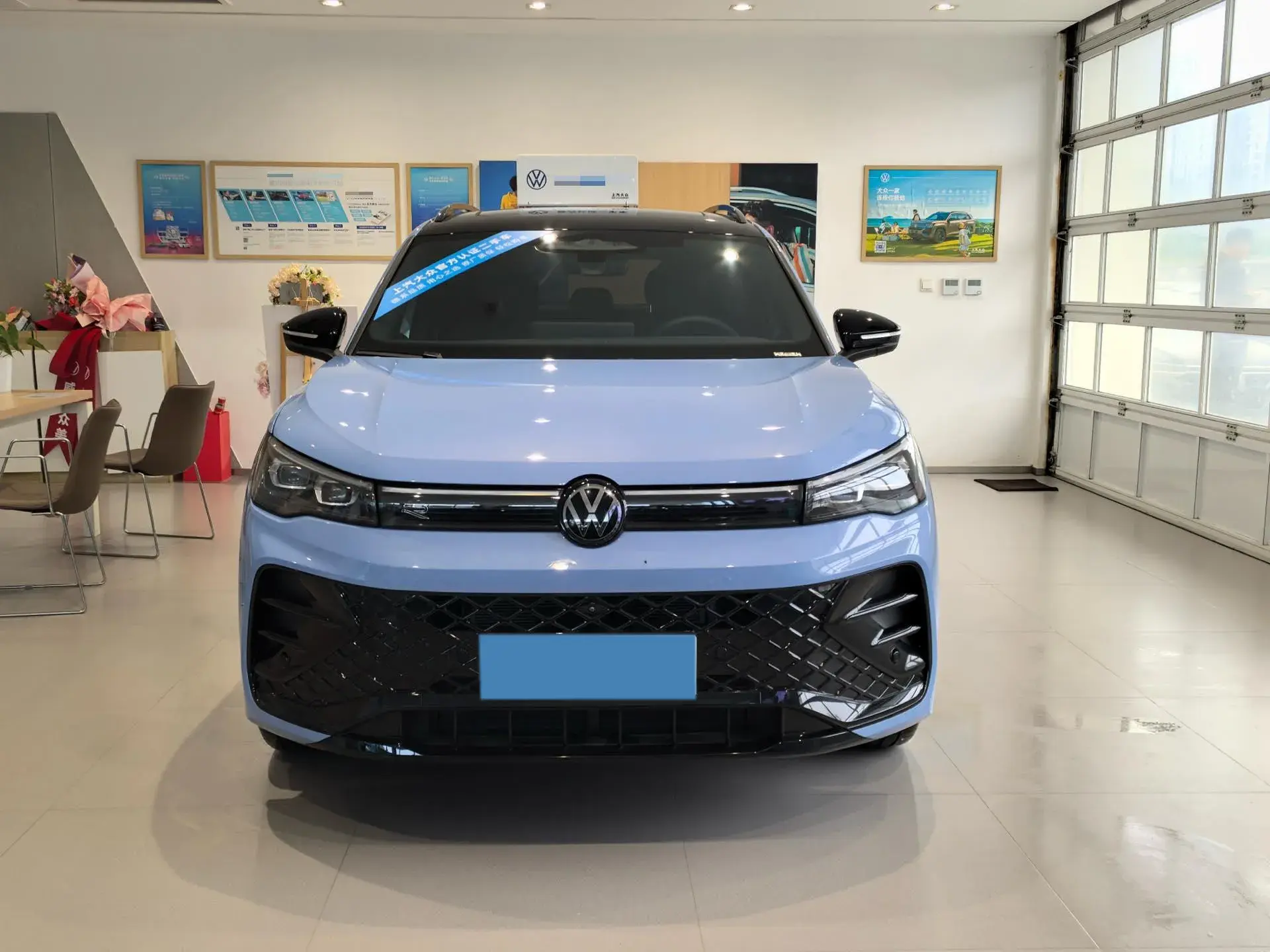 2024 VOLKSWAGEN TIGUAN thumbnail 2