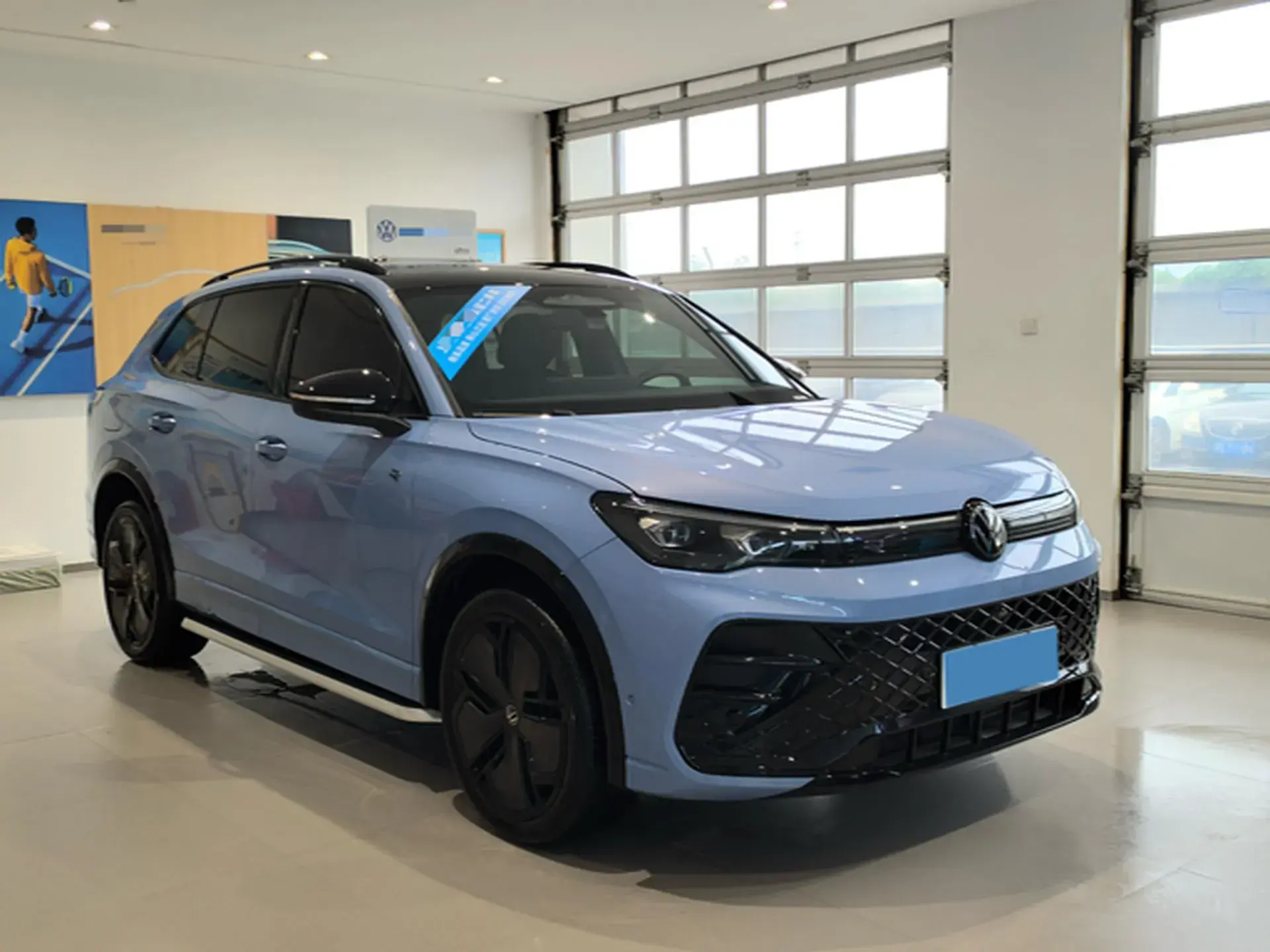 2024 VOLKSWAGEN TIGUAN thumbnail 3