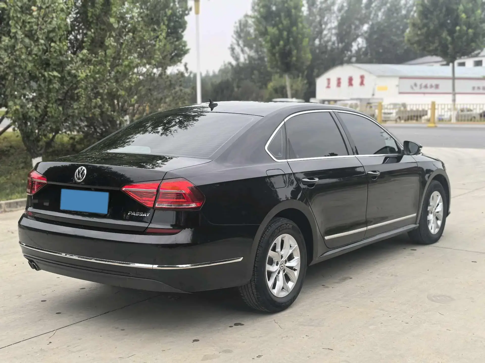 2015 VOLKSWAGEN PASSAT thumbnail 2