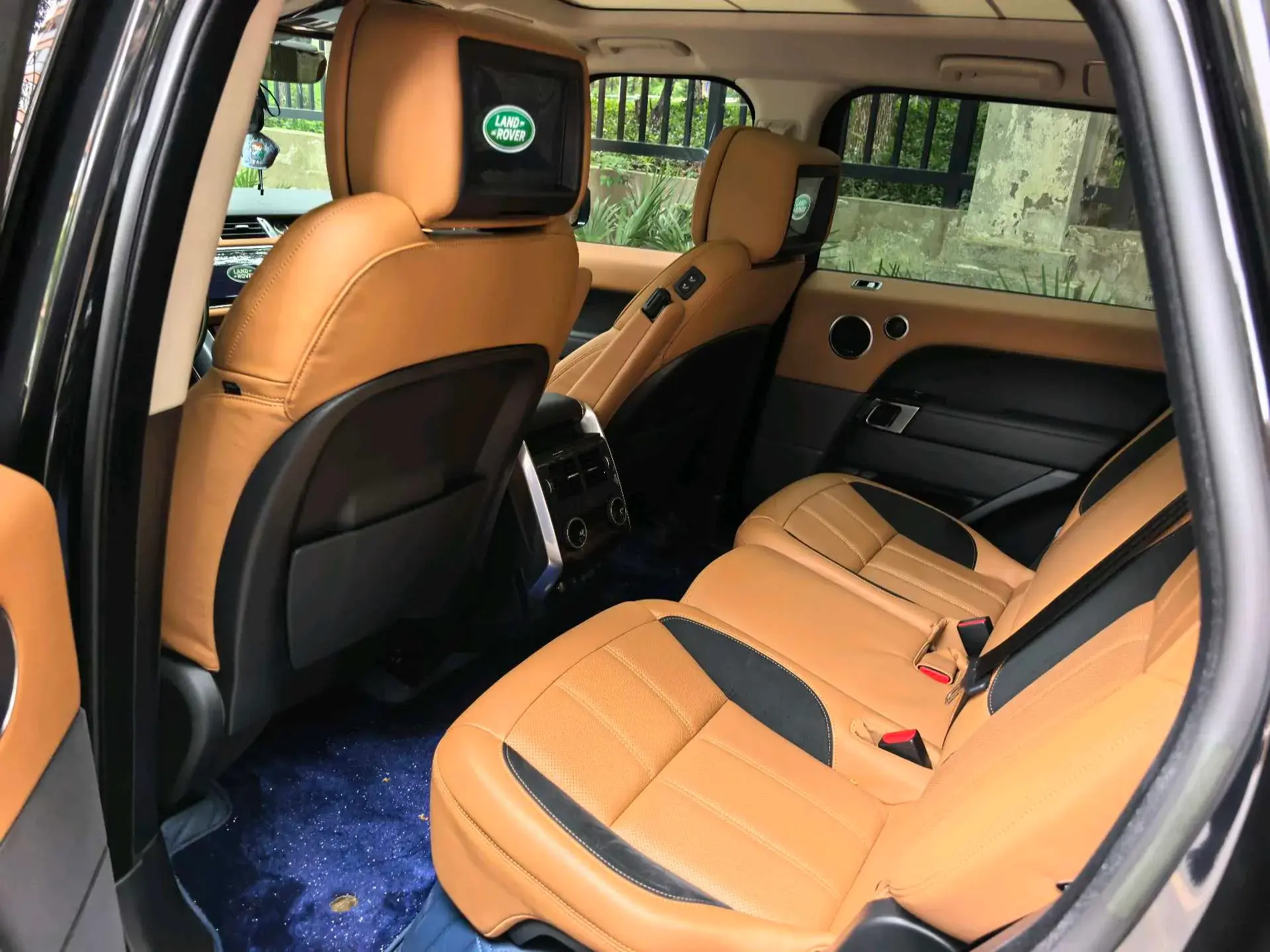 2022 LAND ROVER thumbnail 3