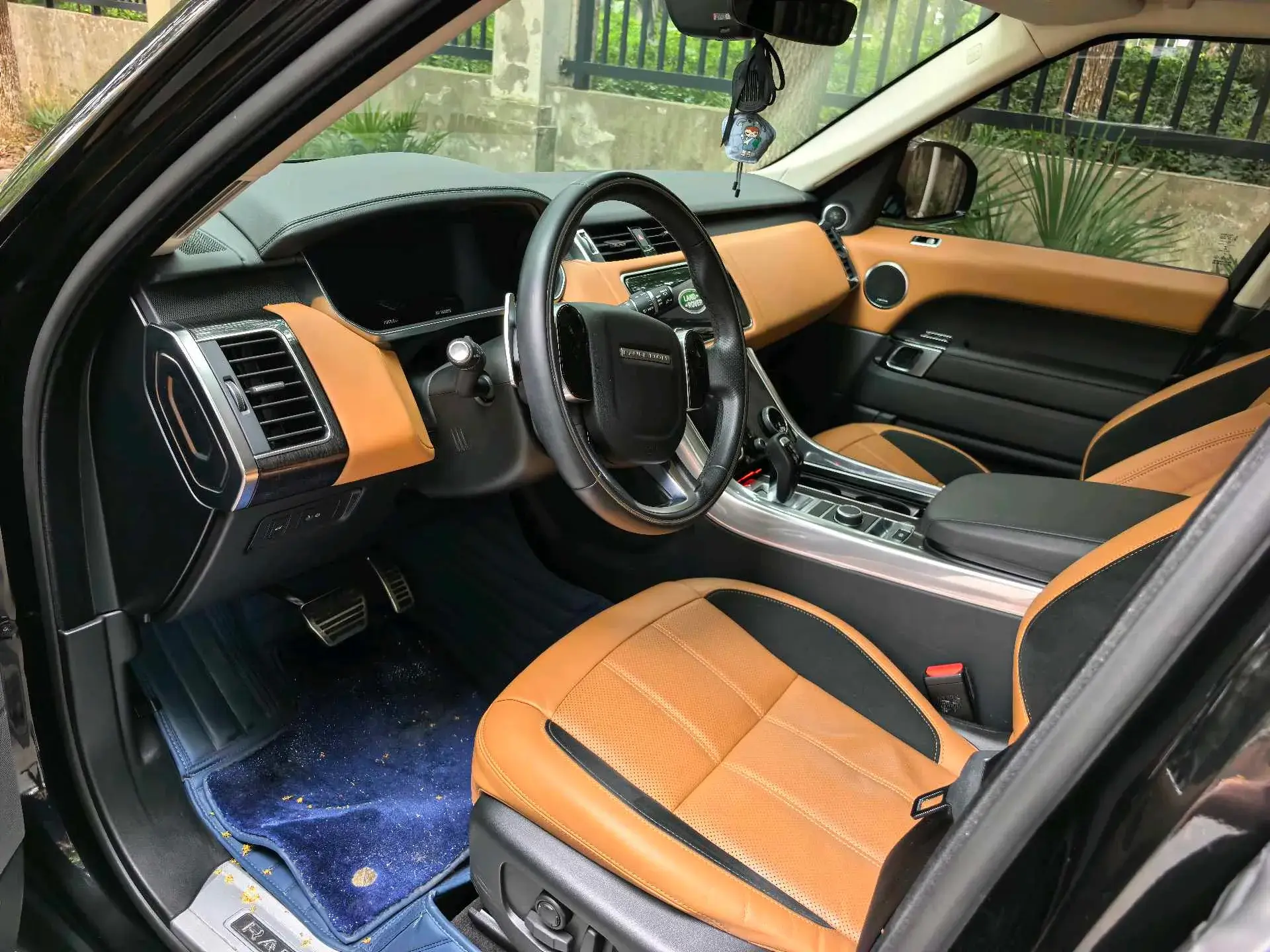 2022 LAND ROVER thumbnail 4