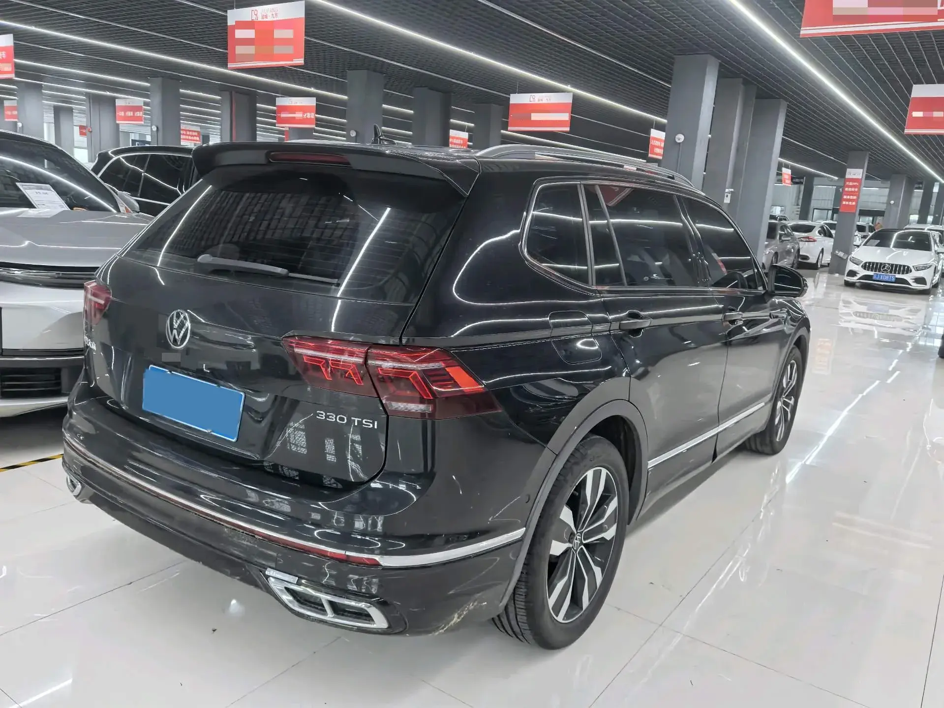 2024 VOLKSWAGEN TIGUAN thumbnail 4