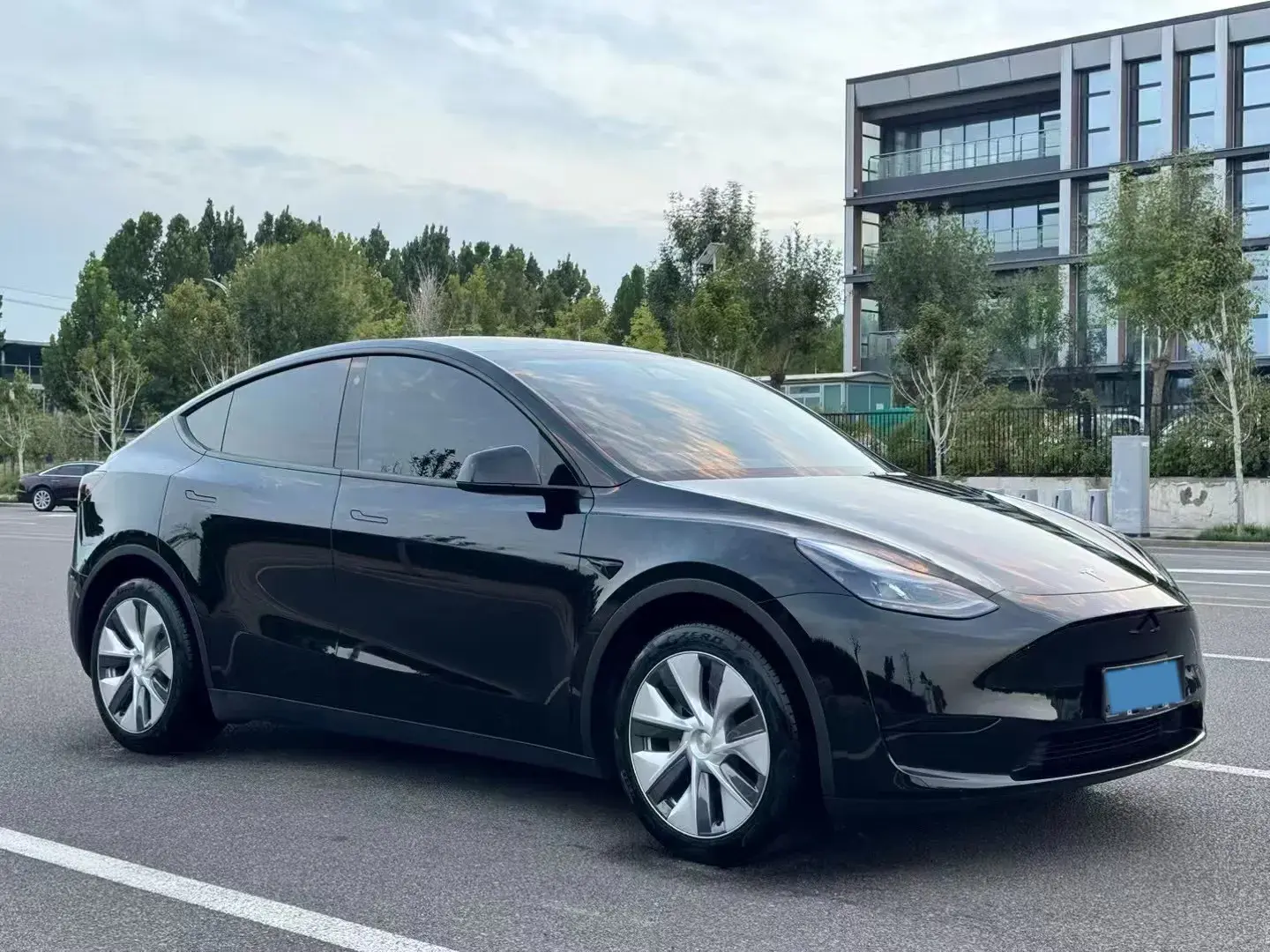 2022 TESLA MODEL thumbnail 3