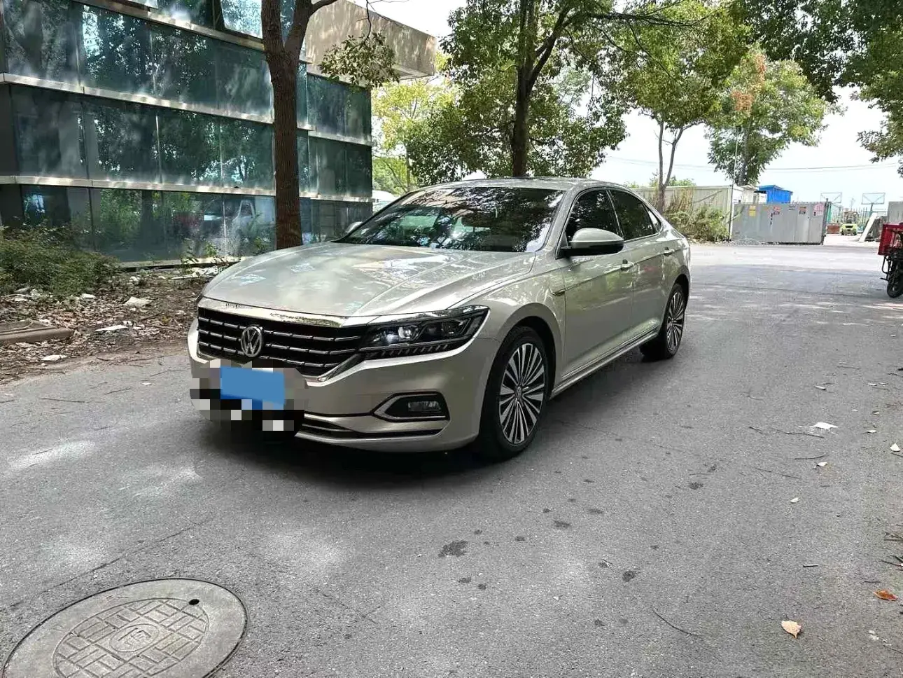 2019 VOLKSWAGEN PASSAT view 1