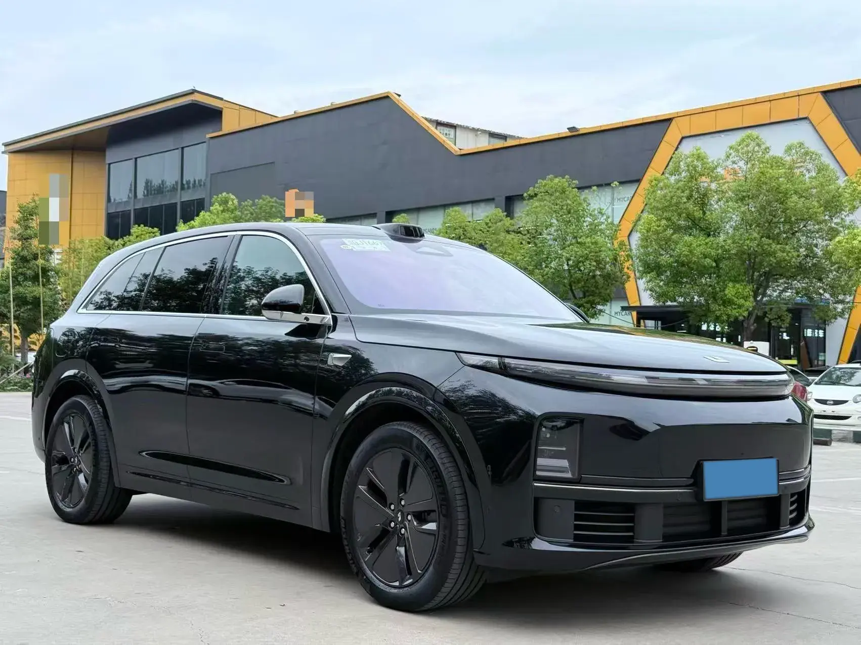 2024 LI L7 thumbnail 3