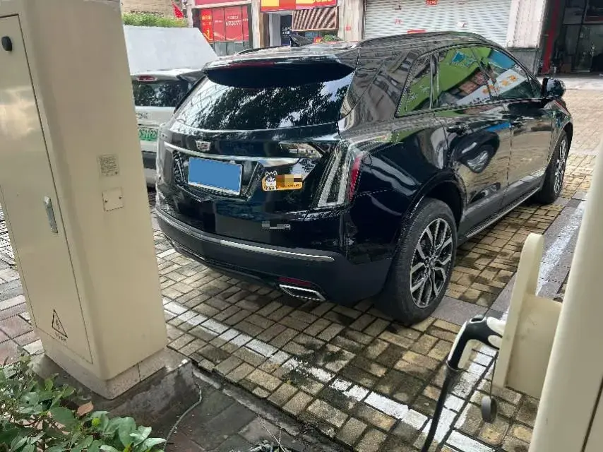 2023 CADILLAC XT5 thumbnail 3