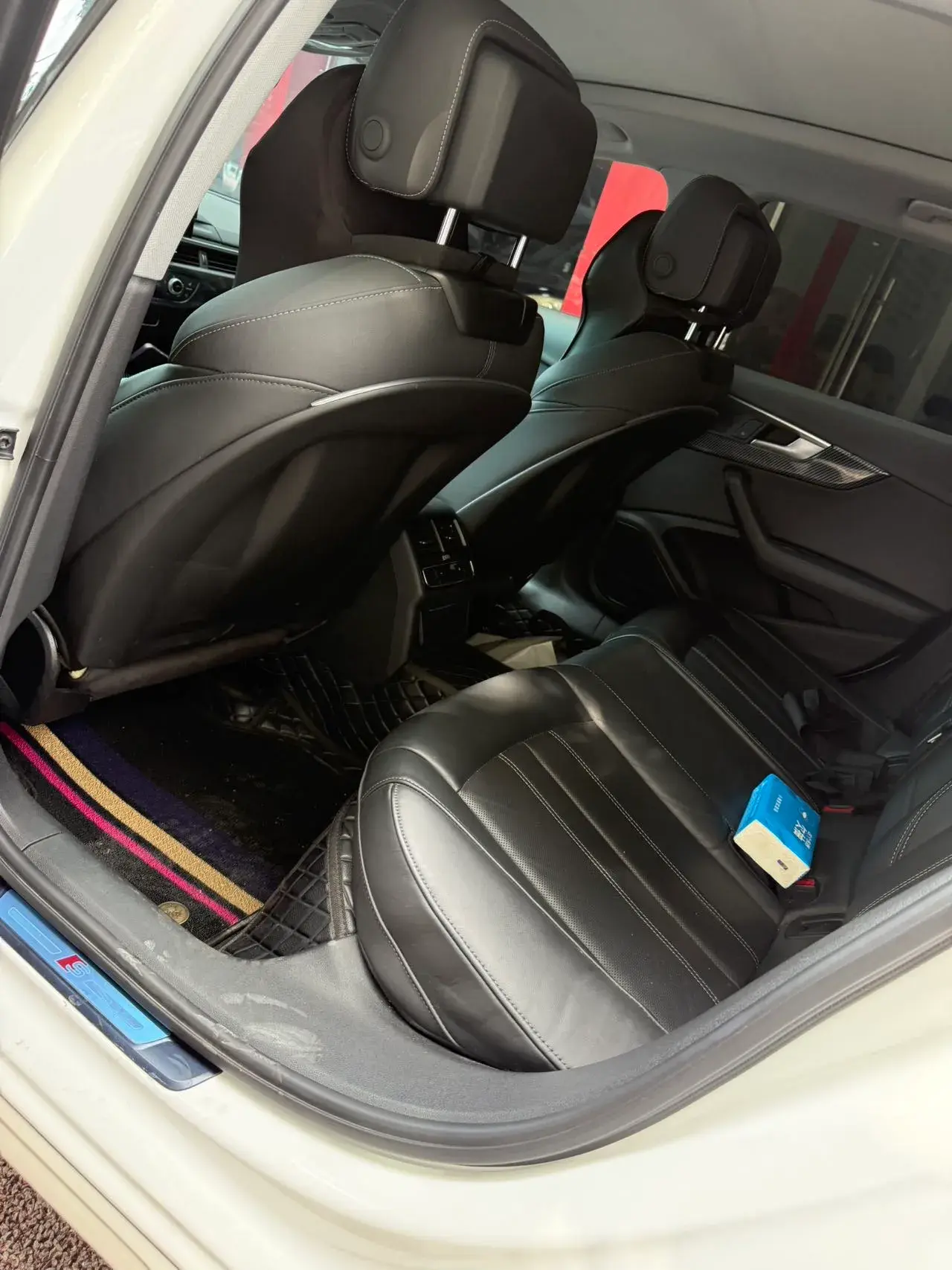 2023 AUDI A4L thumbnail 4