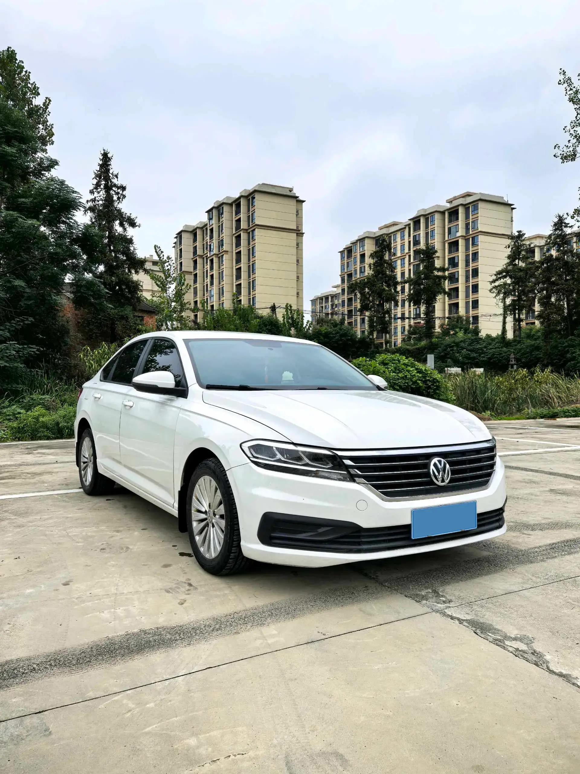 2018 VOLKSWAGEN LAVIDA thumbnail 2