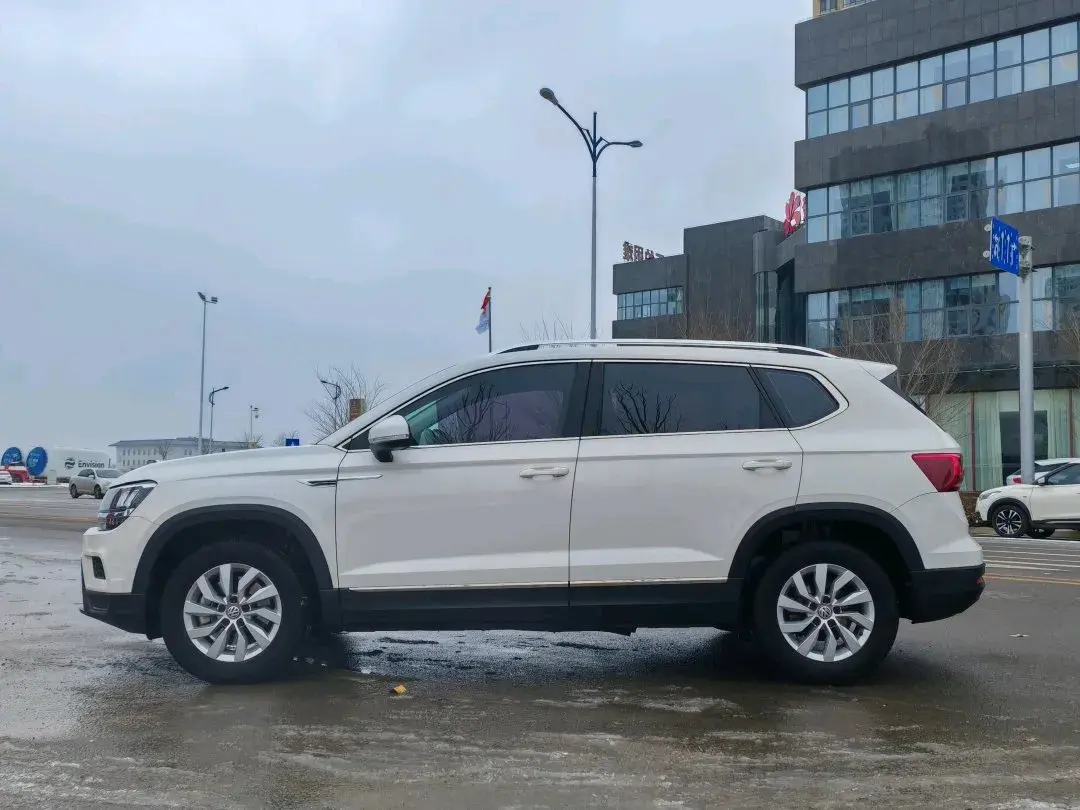 2019 VOLKSWAGEN THARU thumbnail 4