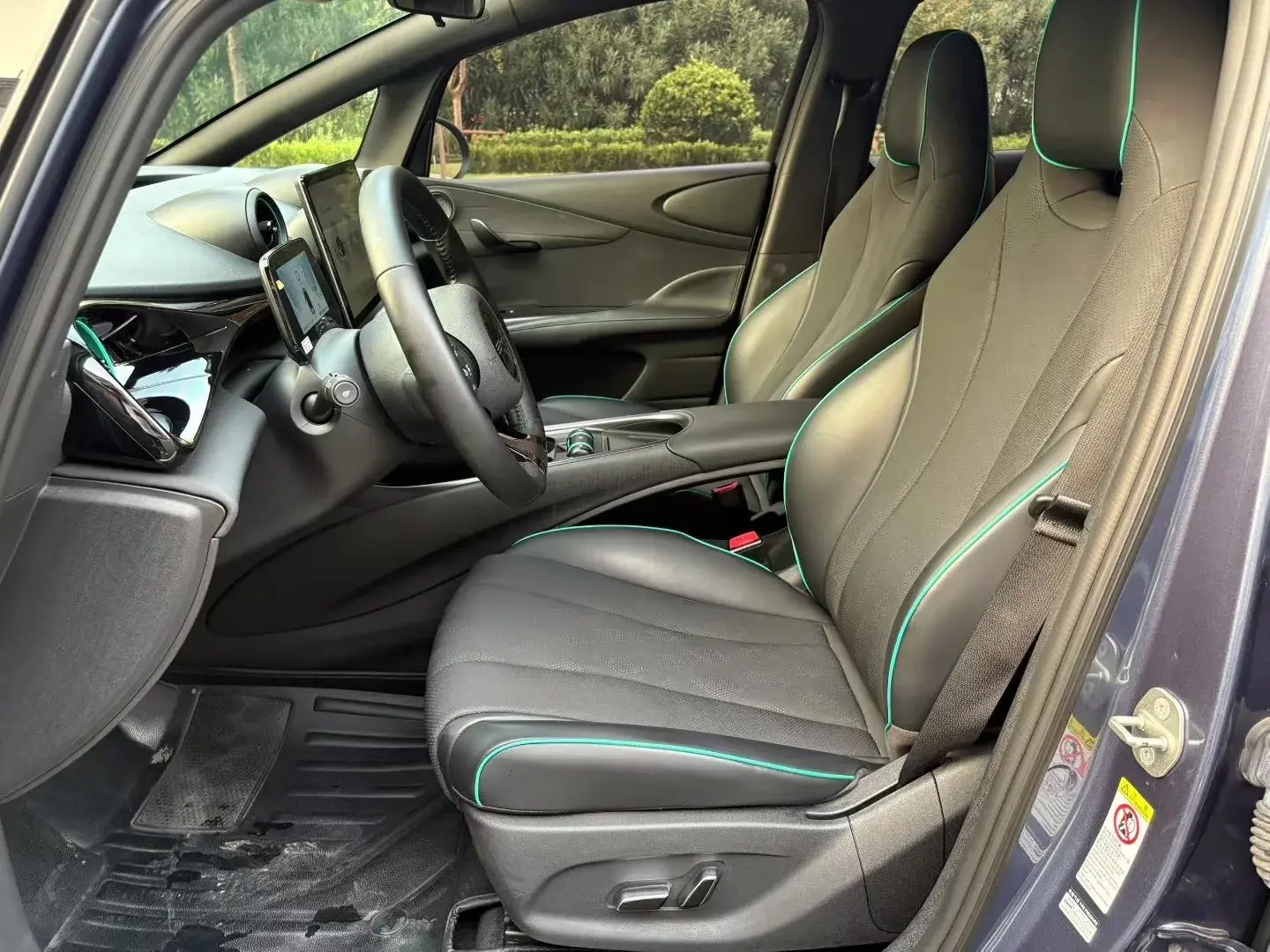 2023 BYD DOLPHIN thumbnail 3