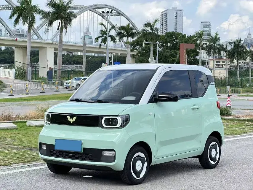 2022 WULING HONGGUANG view 1