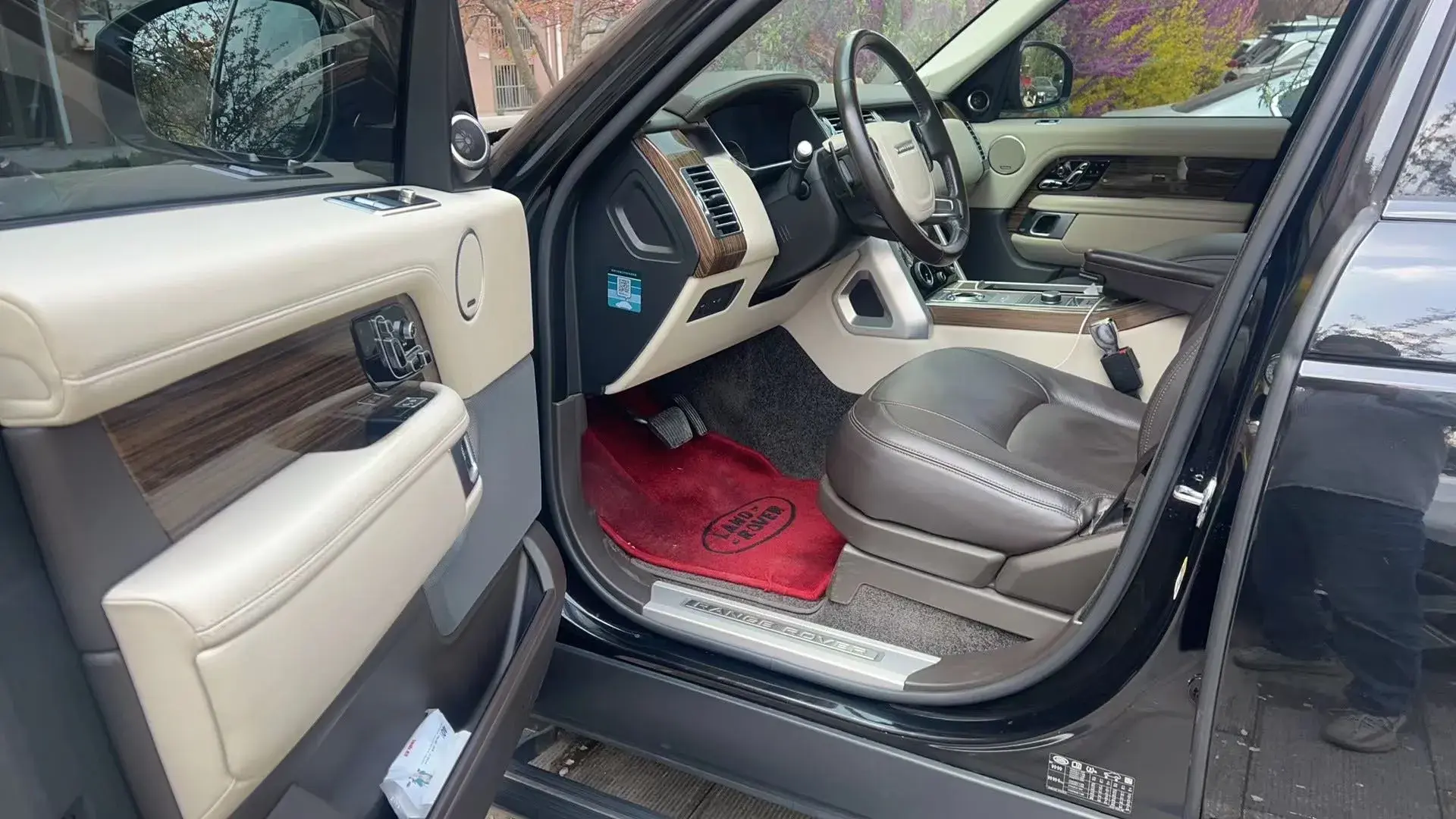 2018 LAND ROVER thumbnail 4