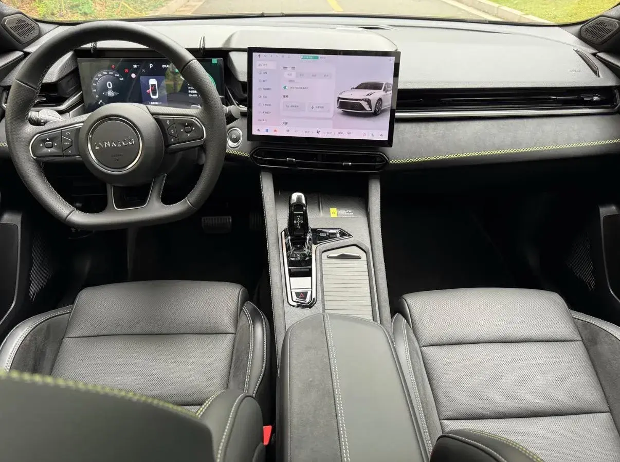 2023 LYNK&CO 03 thumbnail 4