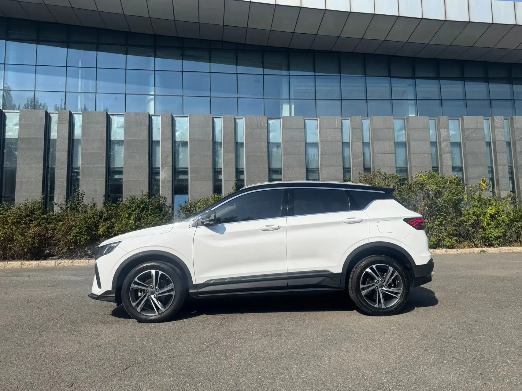2021 GEELY COOLRAY thumbnail 4