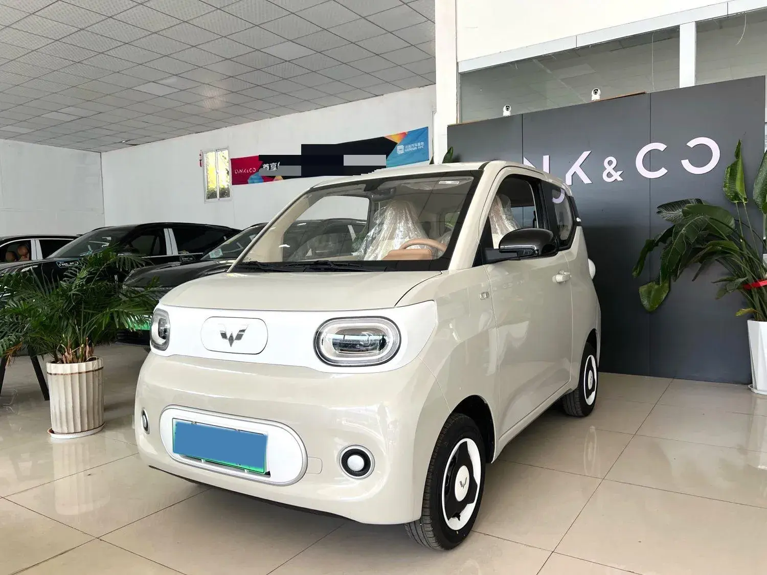 2024 WULING HONGGUANG view 1