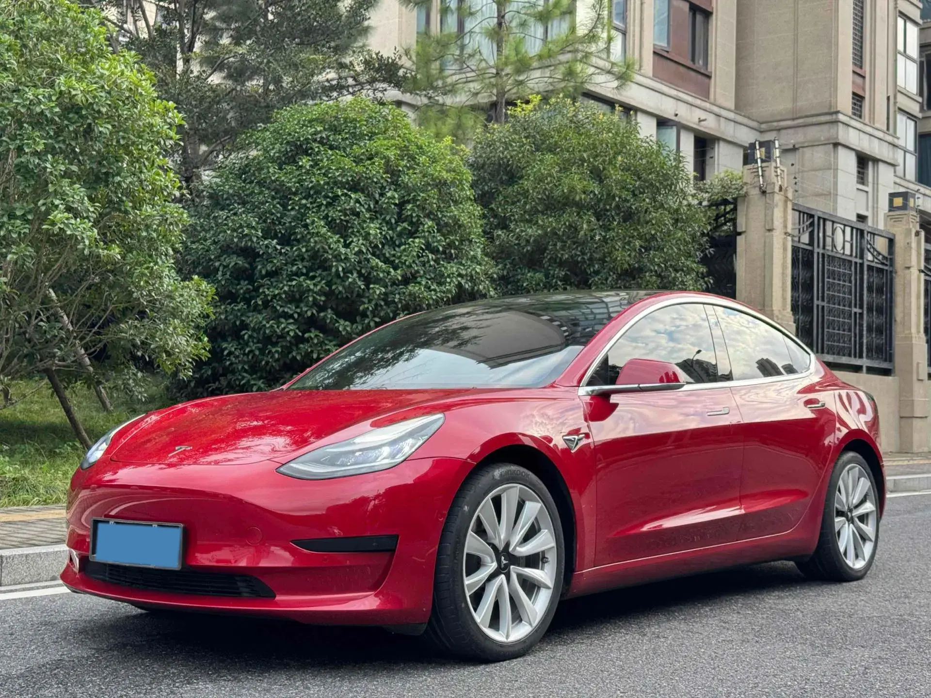 2020 TESLA MODEL view 1