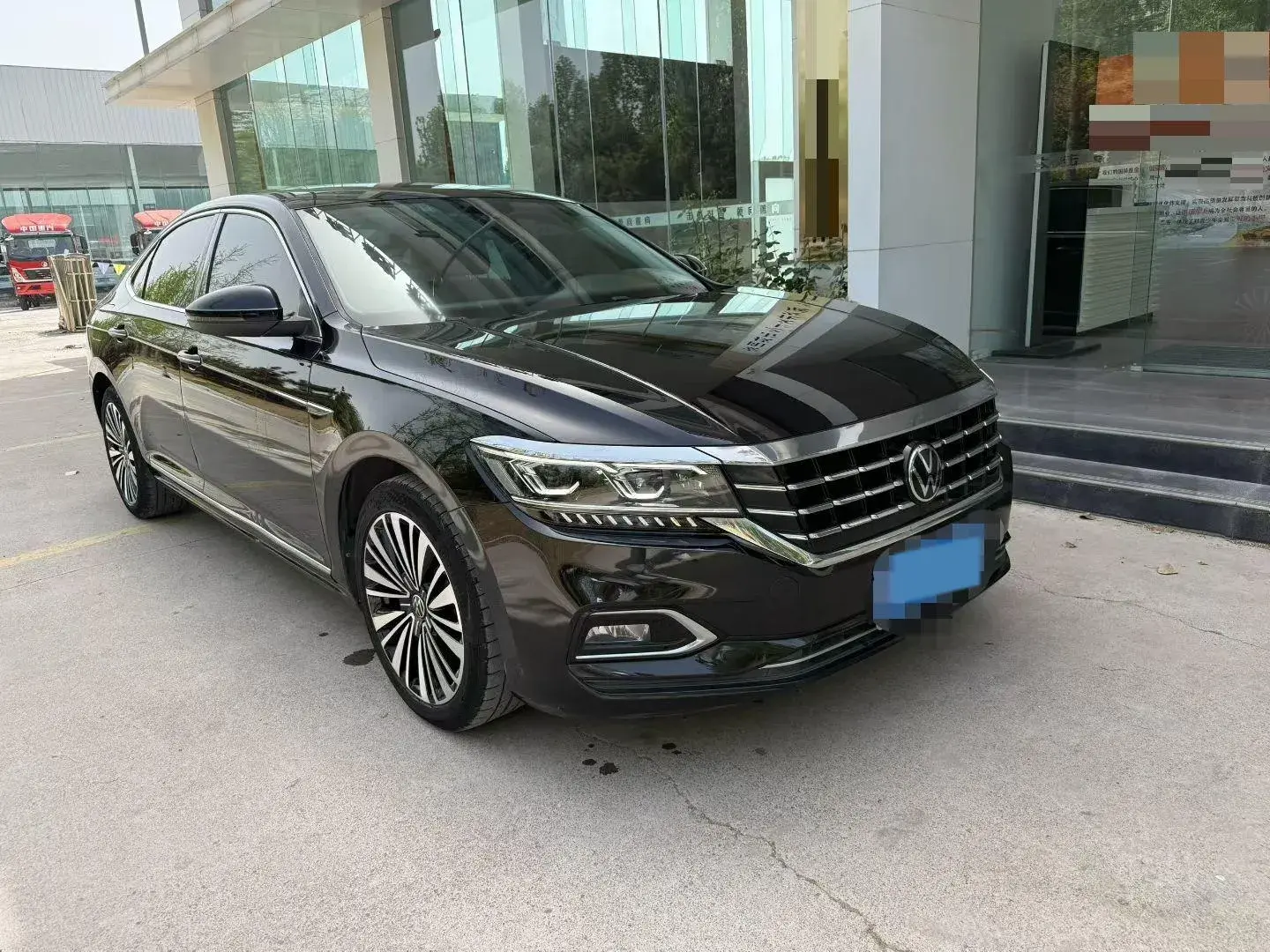 2021 VOLKSWAGEN PASSAT thumbnail 3