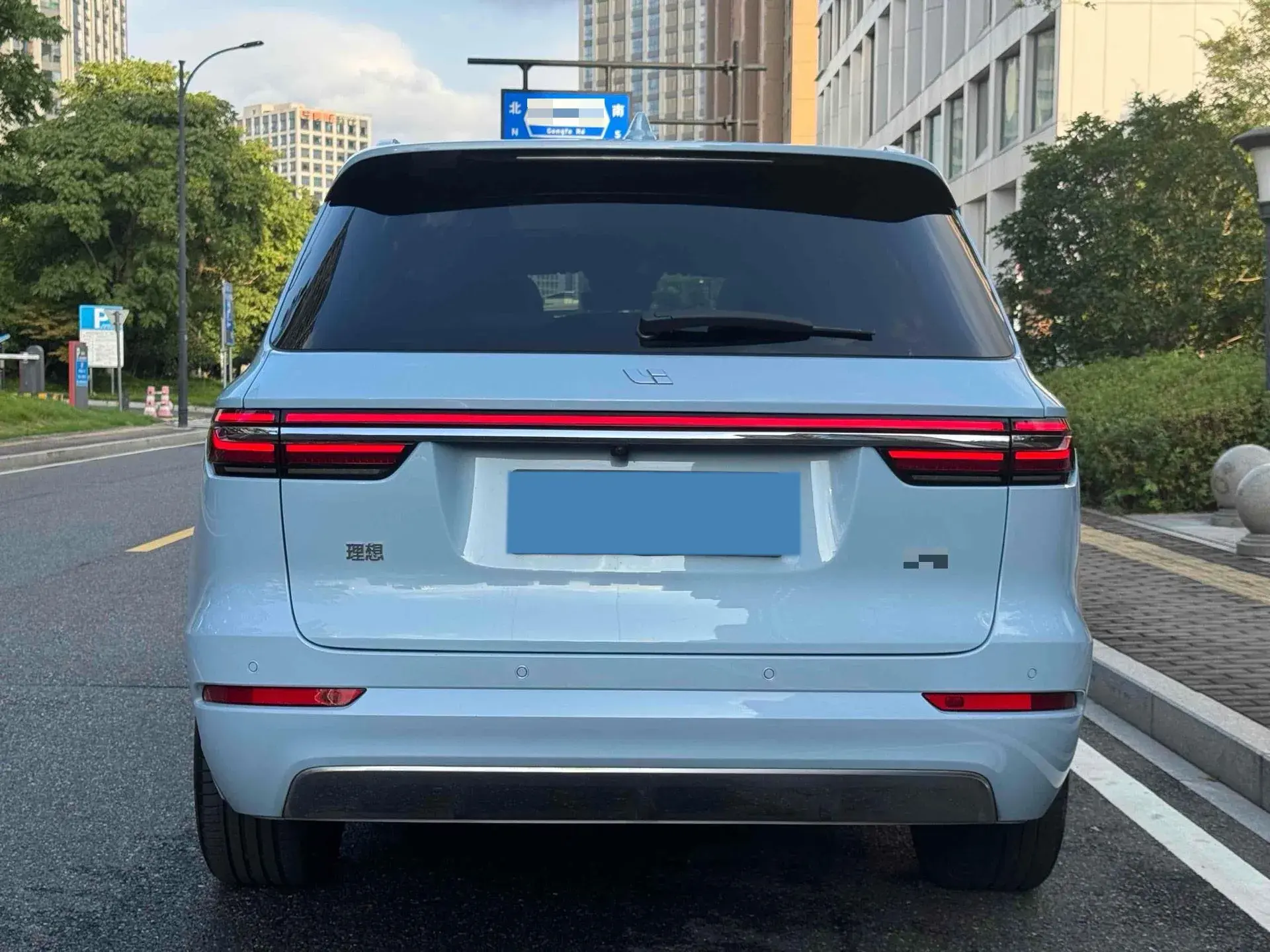 2021 LI ONE thumbnail 4