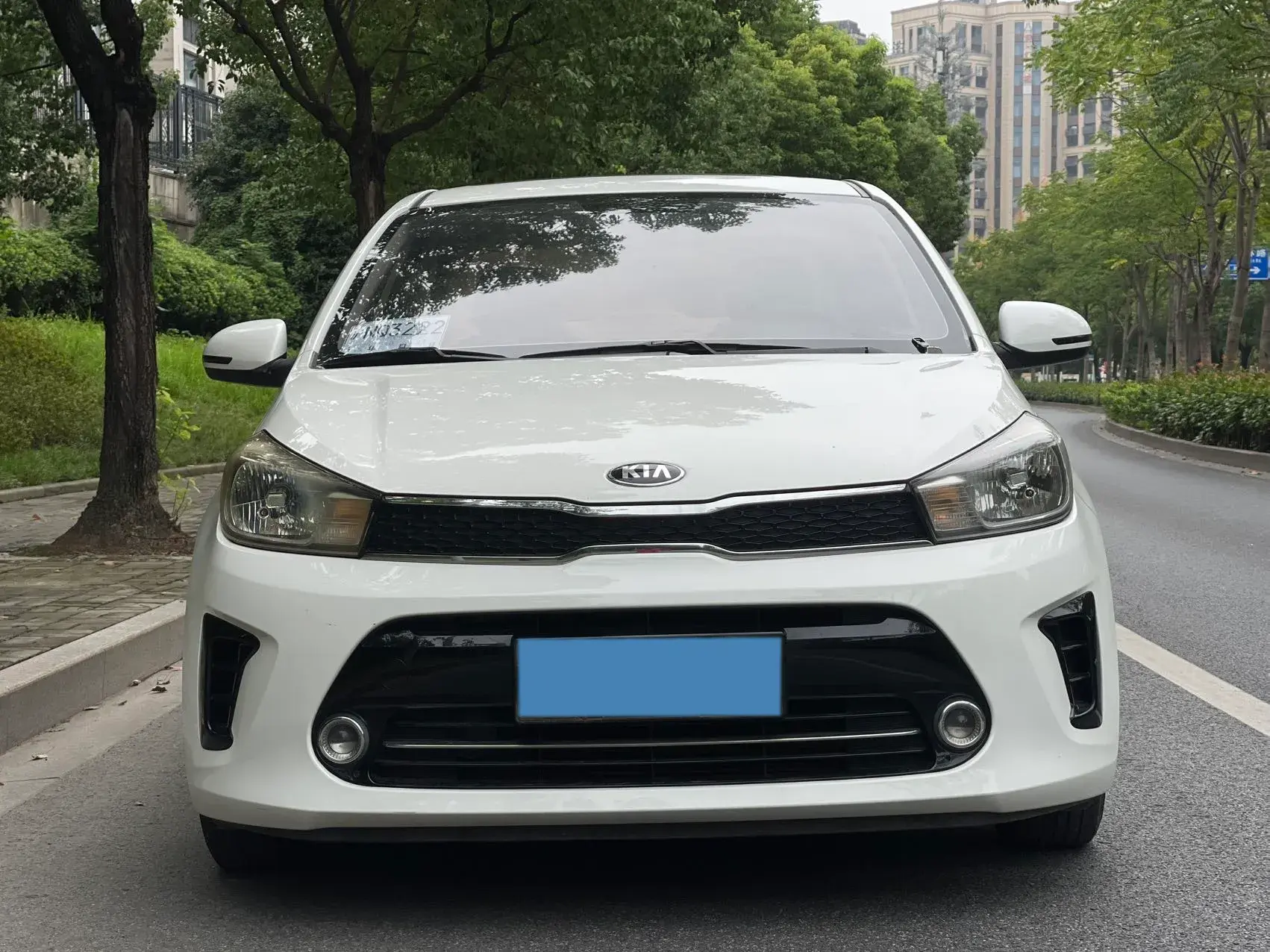 2017 KIA PEGAS thumbnail 2