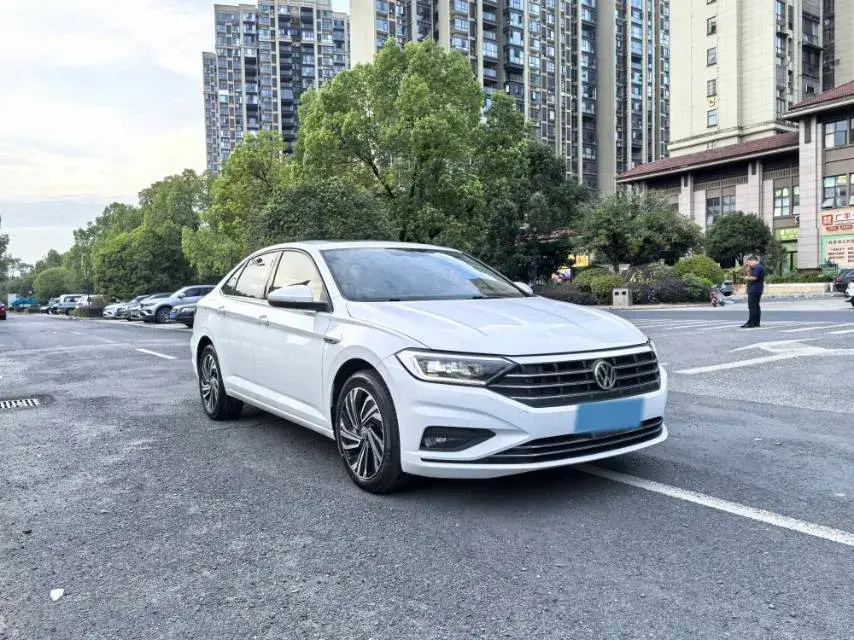 2021 VOLKSWAGEN SAGITAR thumbnail 3