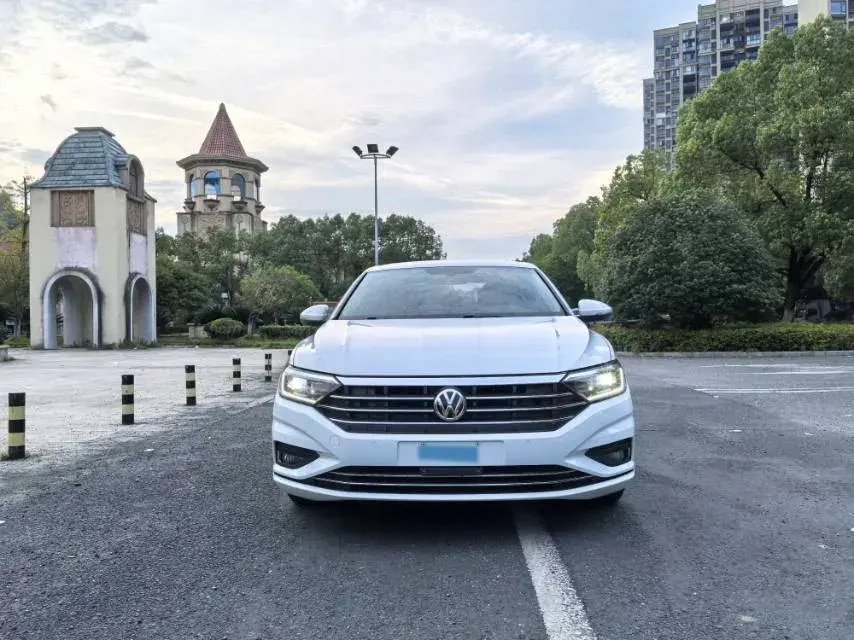 2021 VOLKSWAGEN SAGITAR thumbnail 2