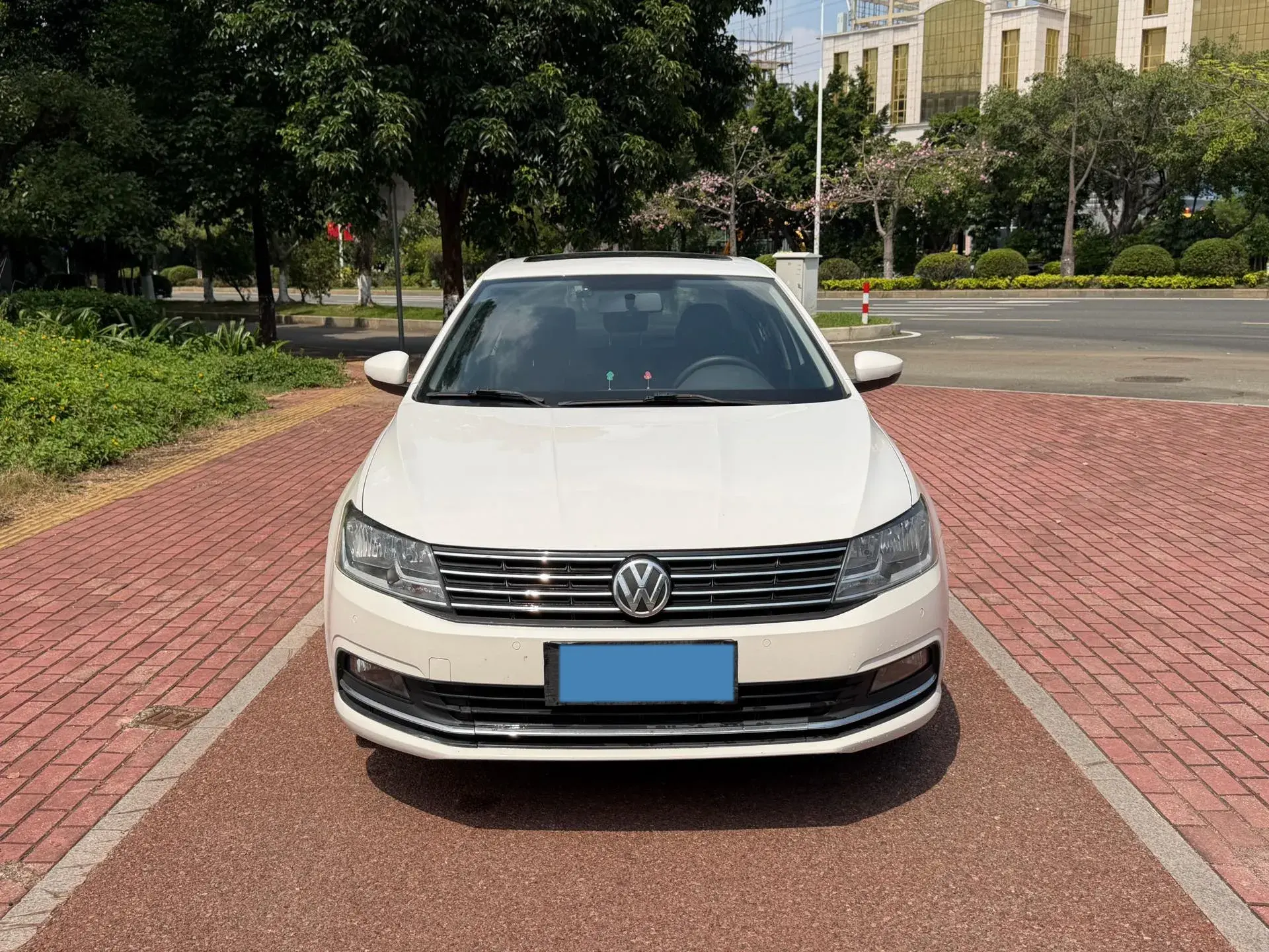 2017 VOLKSWAGEN LAVIDA thumbnail 2