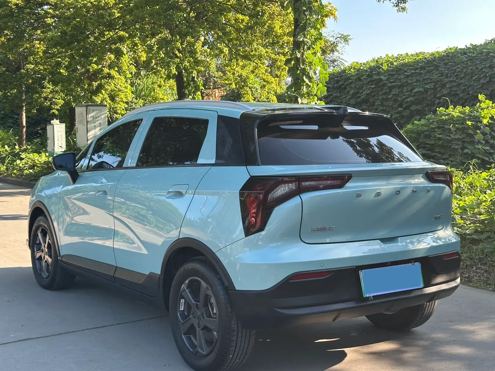 2024 GEOMETRY E thumbnail 4